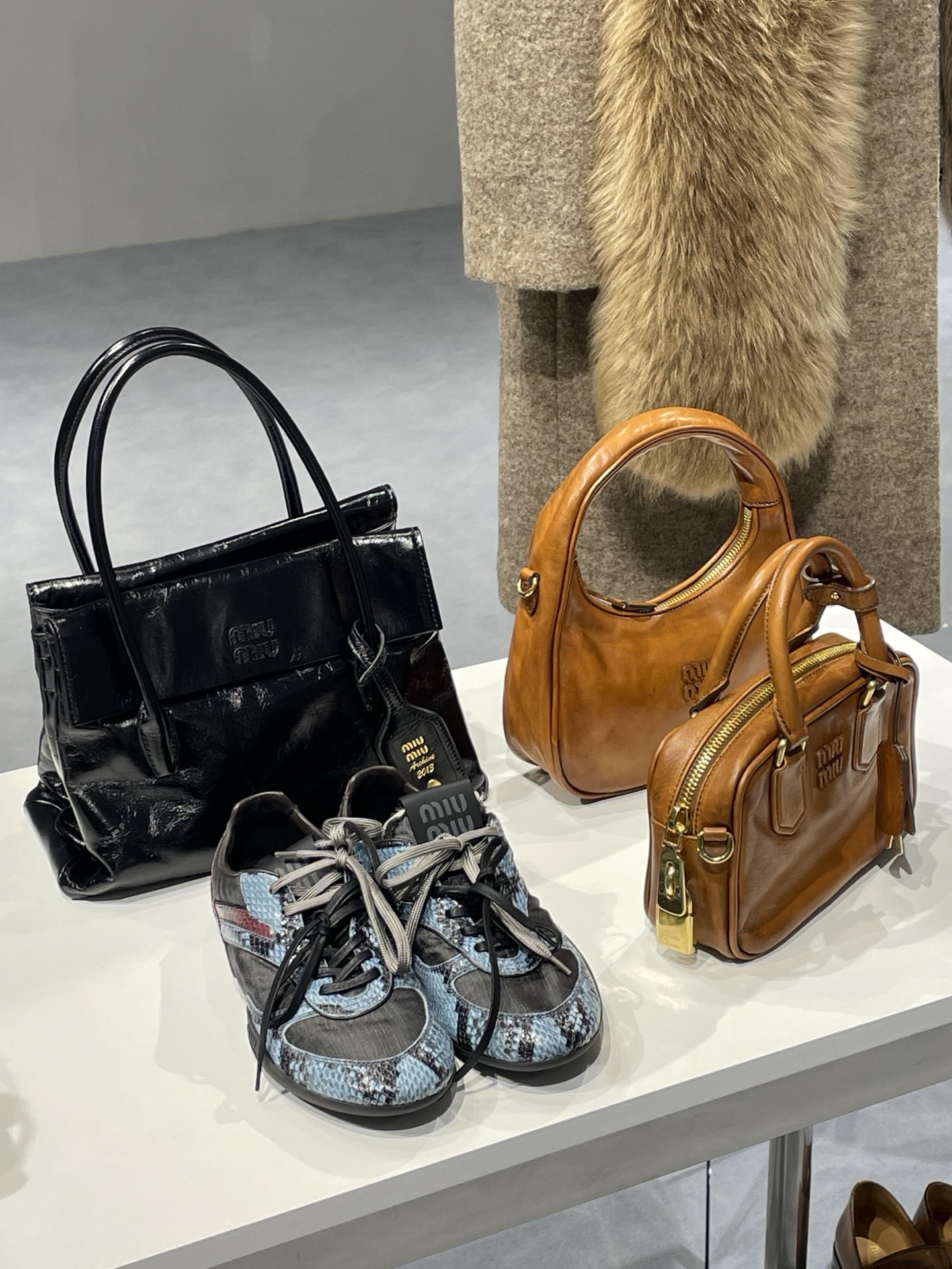Alternative view of Handbag 12649