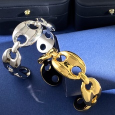 大号GQ80 古驰Gucci古奇爱马仕风格金属光面5个猪鼻子C形开口手镯大号宽版 黄铜材质电镀18K金 大号GQ80 古驰Gucci古奇爱马仕风格金属光面5个猪鼻子C形开口手镯大号宽版 黄铜材质电镀18K金