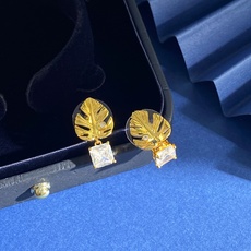 SH97 施华洛世奇简约金属光面芭蕉扇叶子树叶镶一颗小钻吊四爪方形锆石钻耳钉 黄铜材料 金色 重约3.4 SH97 施华洛世奇简约金属光面芭蕉扇叶子树叶镶一颗小钻吊四爪方形锆石钻耳钉 黄铜材料 金色 重约3.4