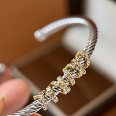 DY80 (叠搭神器)David Yurman大卫雅曼经典缆绳系列金色带钻金属缠绕X绳结装饰面螺旋纹理 DY80 (叠搭神器)David Yurman大卫雅曼经典缆绳系列金色带钻金属缠绕X绳结装饰面螺旋纹理