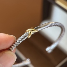 DY80 (叠搭神器)David Yurman大卫雅曼经典缆绳系列光面金色X标志螺旋纹理白金色开口绳 DY80 (叠搭神器)David Yurman大卫雅曼经典缆绳系列光面金色X标志螺旋纹理白金色开口绳