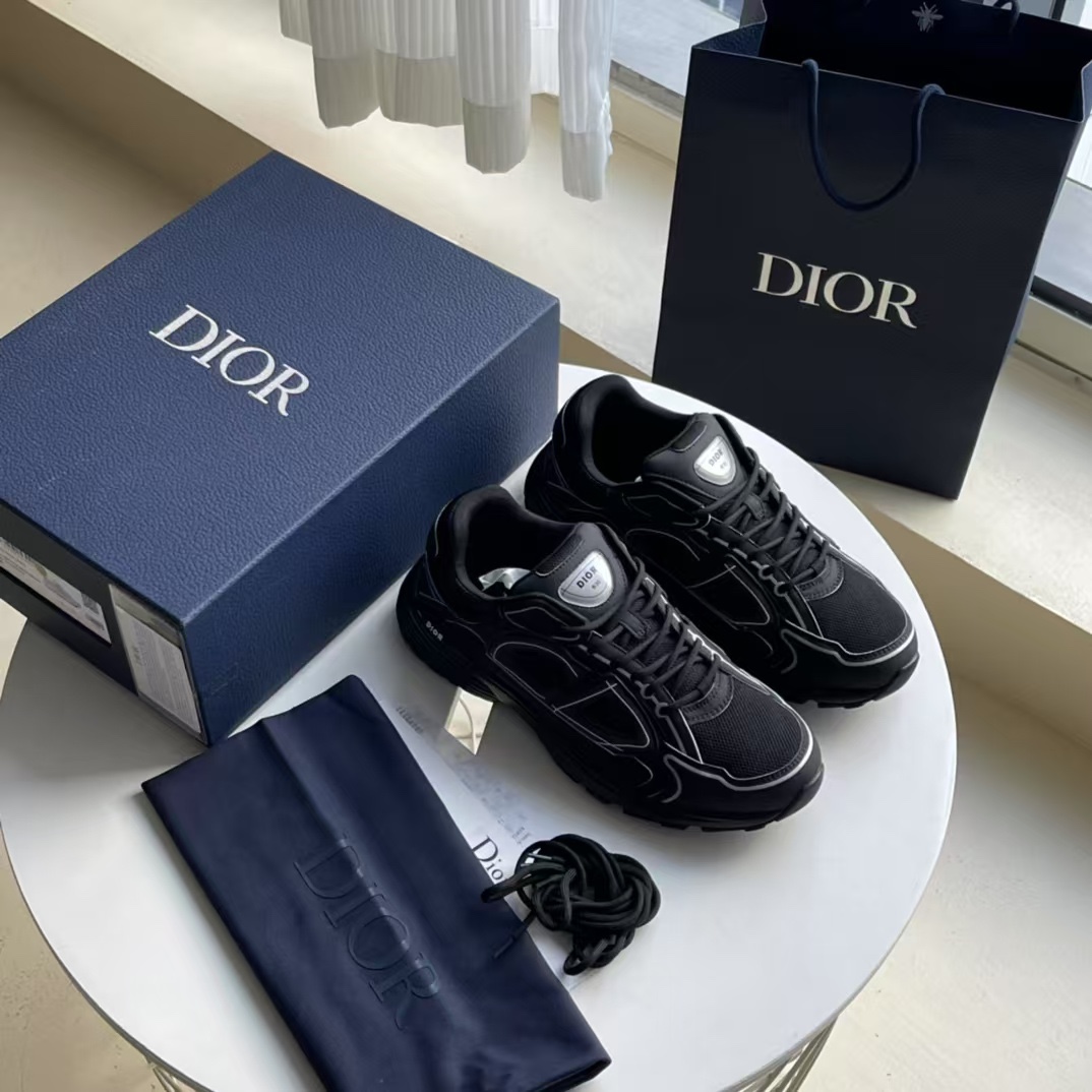 NO:219779,Dio*—Dio High-end . The official website is released simultaneously. Couple model. This season, the new D-B30 low-top sneakers are launched. The upper is made of cowhide with mesh and is decorated with reflective CD30 picture logo original mesh lining 