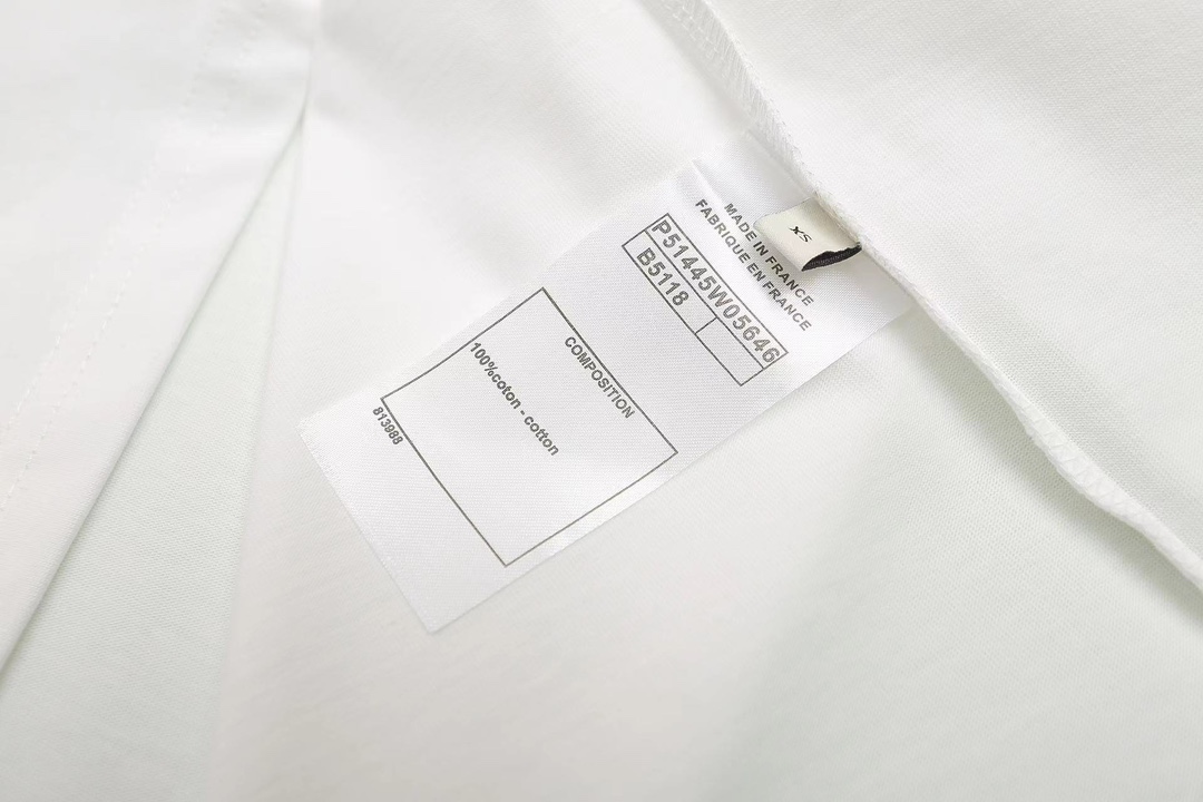High Quality Chanel 24s Short-Sleeved T-Shirt with Brittal Embroidery in English - 图片 5