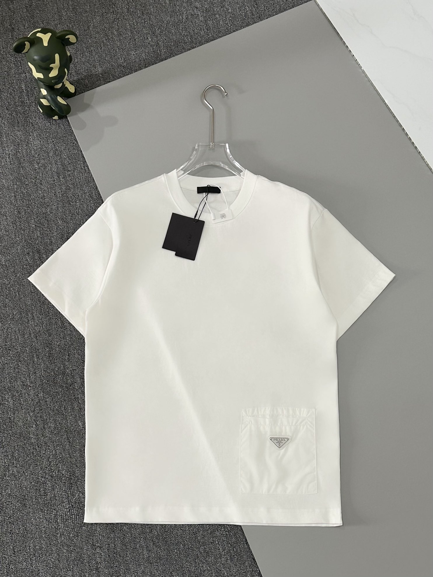 Prada Vêtements T-Shirt Noir Couleur orange Blanc épissure Unisexe Coton Vintage Manches courtes