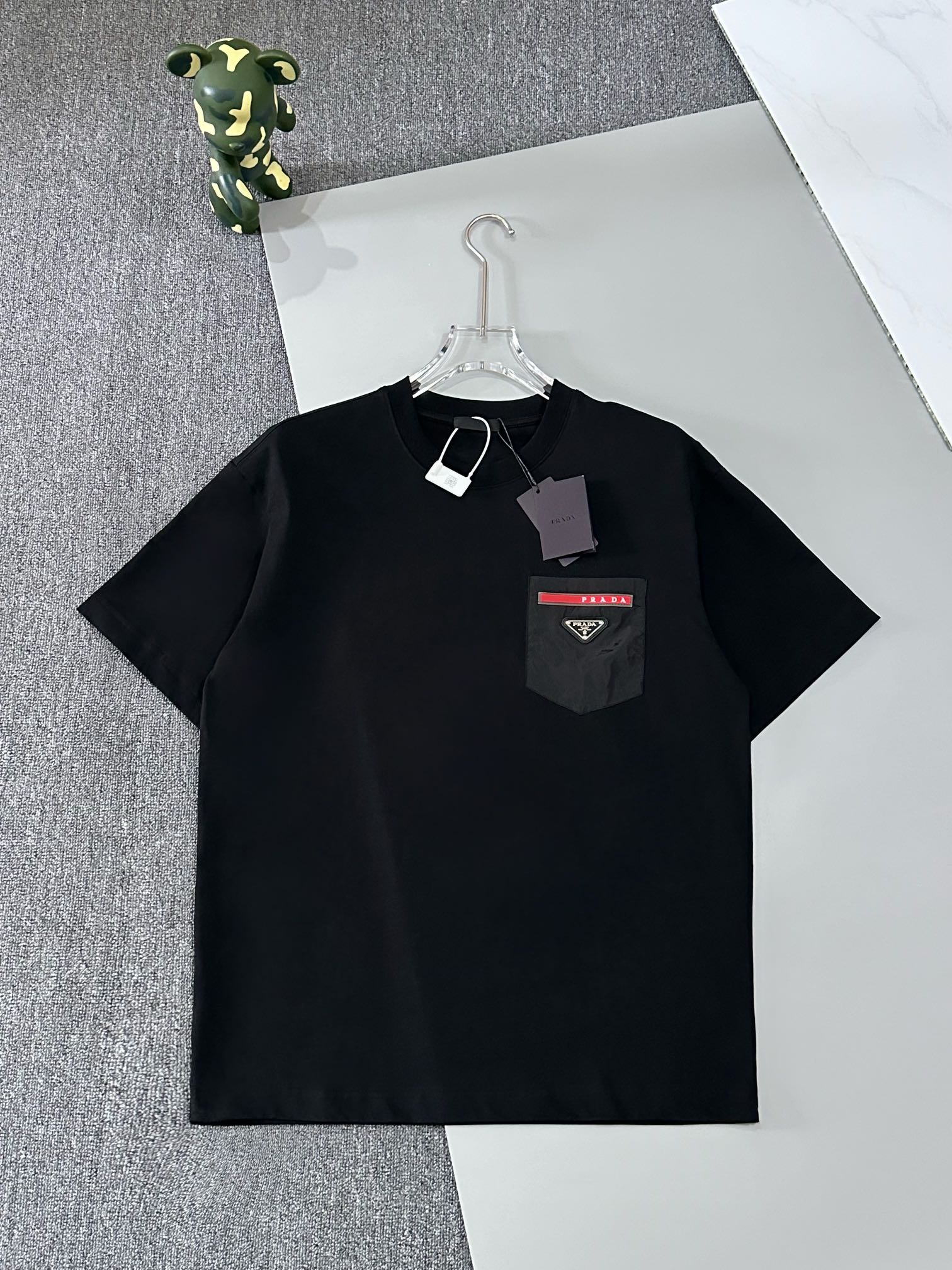 Prada Vêtements T-Shirt Noir Blanc Unisexe Coton Manches courtes