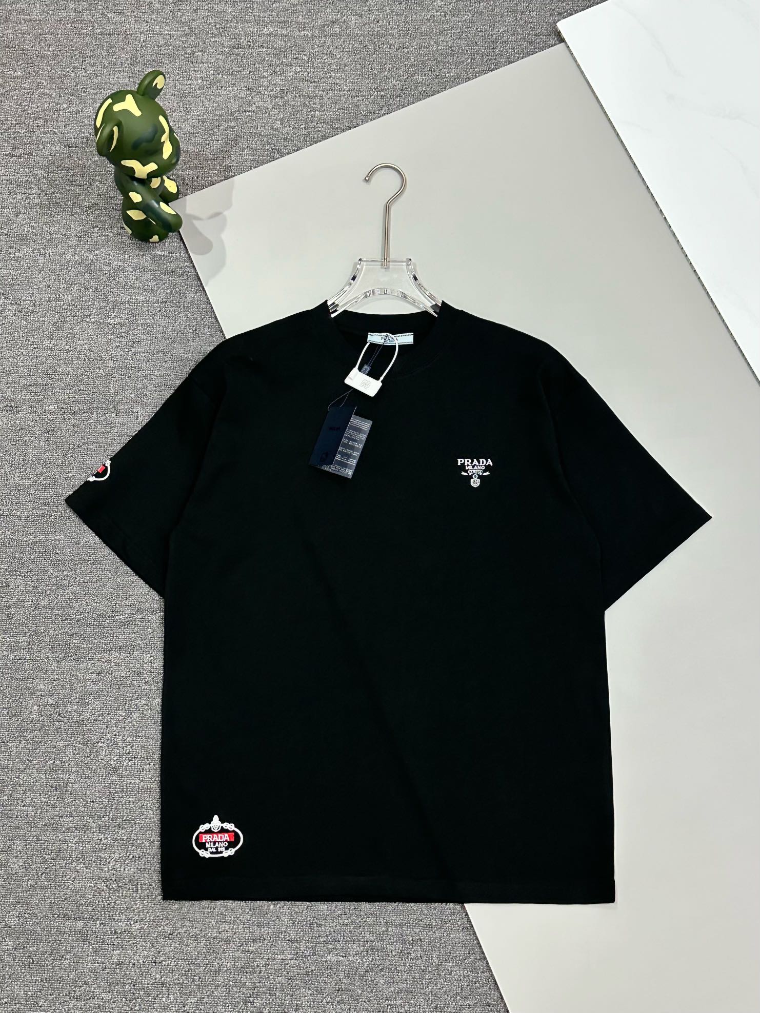 【Alta versión】 prada普拉达 camiseta casual de manga corta para hombre, nuevo modelo exclusivo, alta personalización, borda…