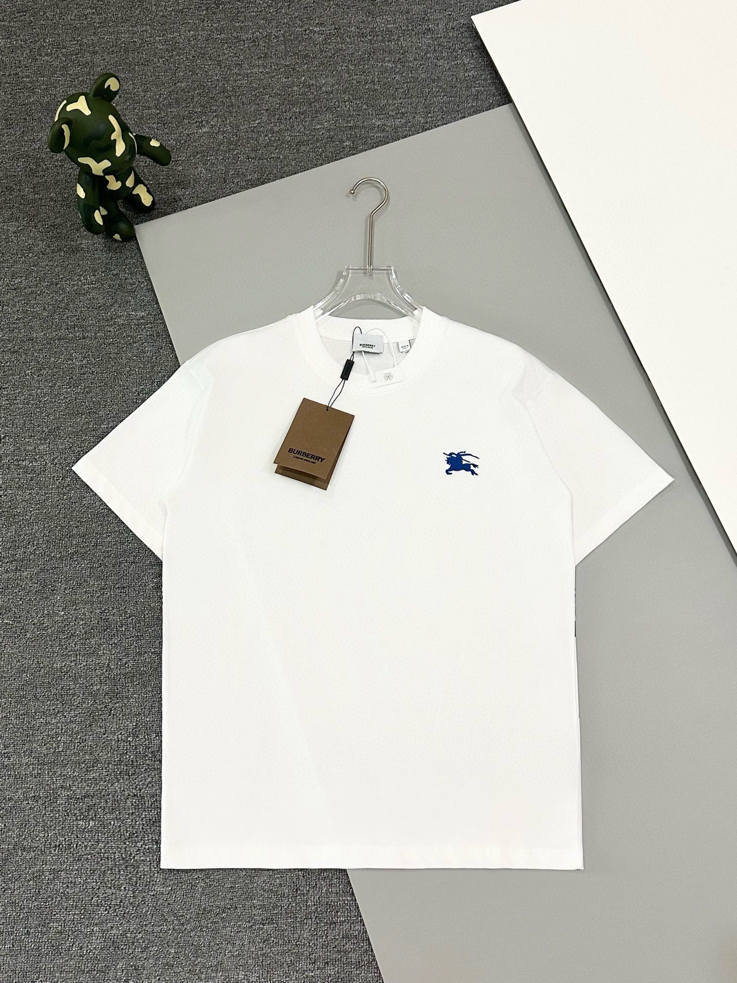 [Versión alta] Burberry Báobǎo lì bordado del caballero a caballo en el pecho y dos caballos a caballo impresos en la e…