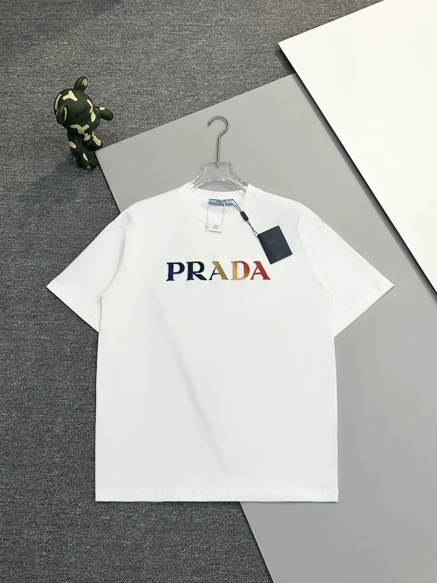 [Versión superior] prada*Prada* cuello redondo nuevo color degradado cepillo de dientes logotipo de letra bordado logot…