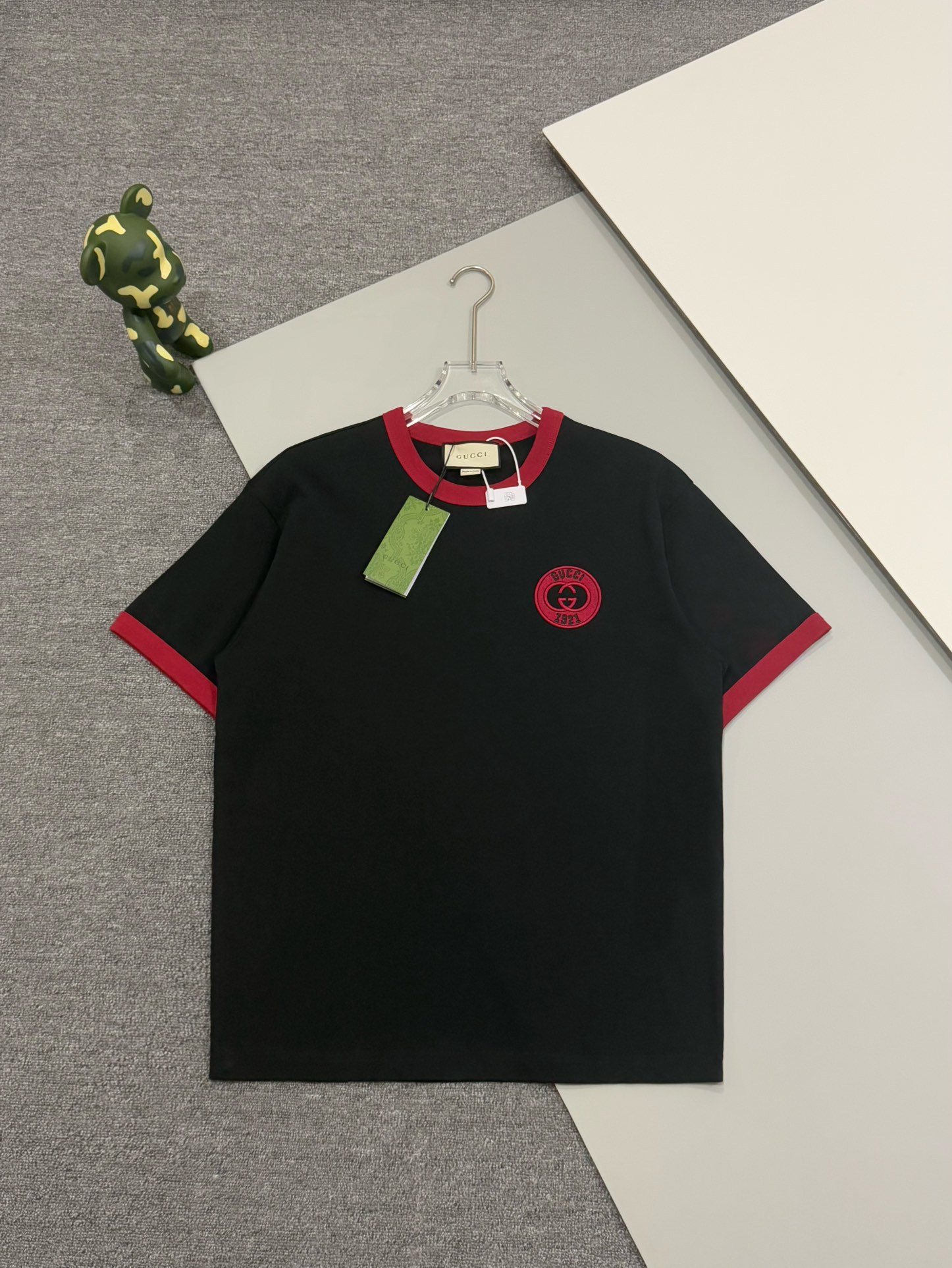 [Versión superior] La nueva camiseta bordada con la letra Doble G de Gucci, una prenda resistente con personalidad únic…
