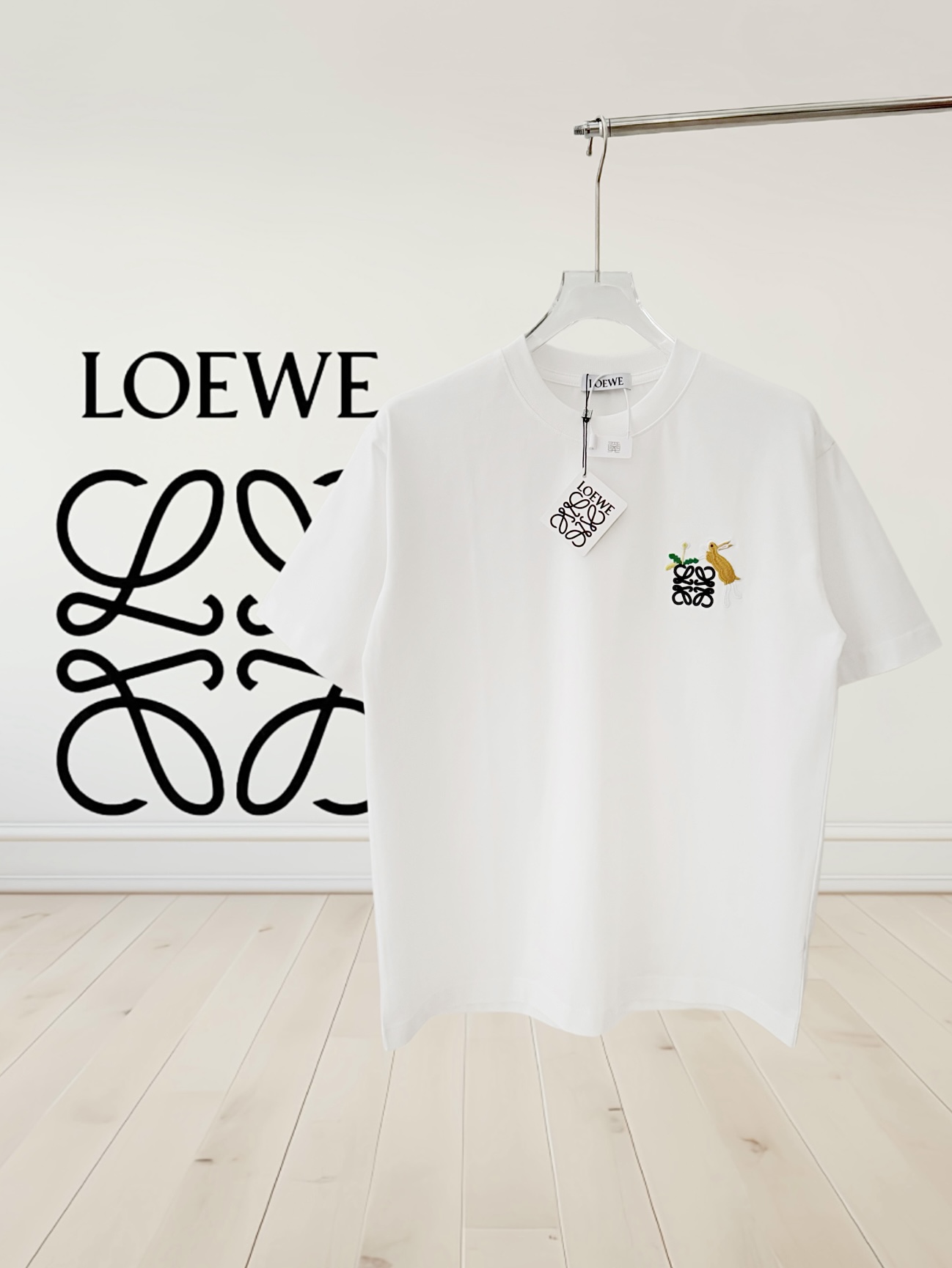 🅿️95 [Alta calidad] loew Camiseta de cuello redondo de la nueva serie con logotipo de conejo, algodón de punto de cuel…