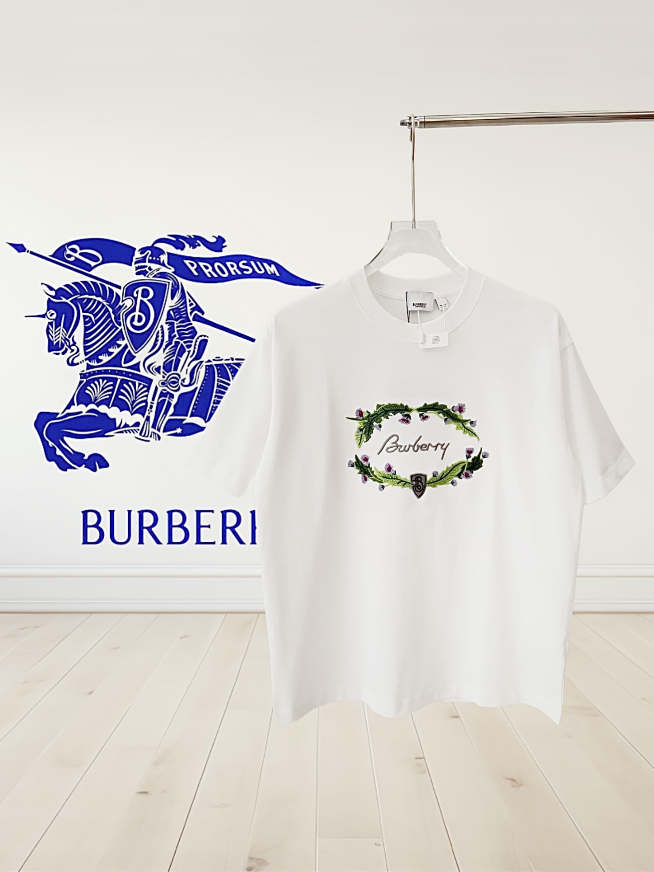 [Versión alta] Burberry*Camiseta de manga corta con bordado de flores 🌹 *280g algodón puro personalizado activo, tejid…