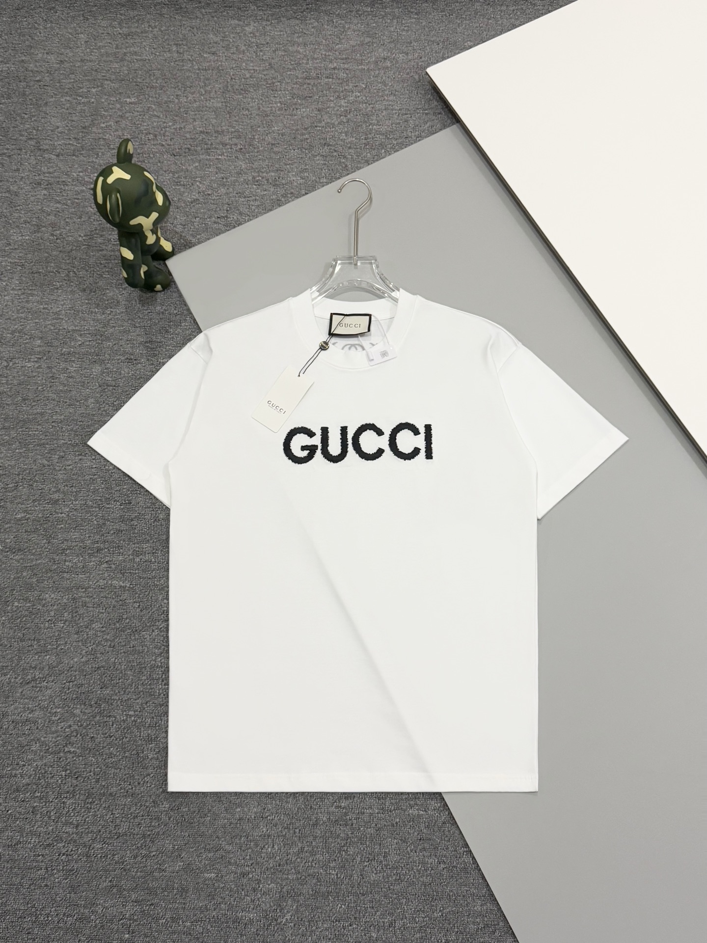 [Alta gama] Gucci camiseta de cuello redondo de manga corta con bordado a mano de alta artesanía en la parte delantera …