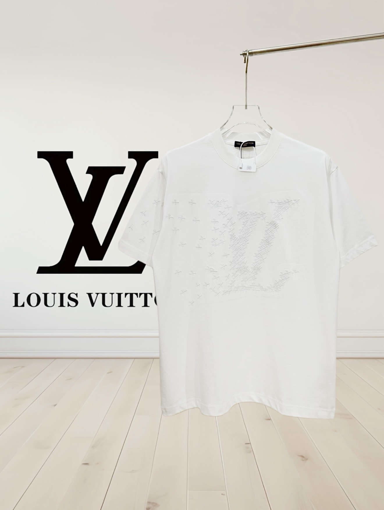 P80 [Versión superior] Louis Vuitton* Bordado Louis Vuitton🪡Avión pequeño✈️Camiseta de manga corta® *Utilizando tela d…