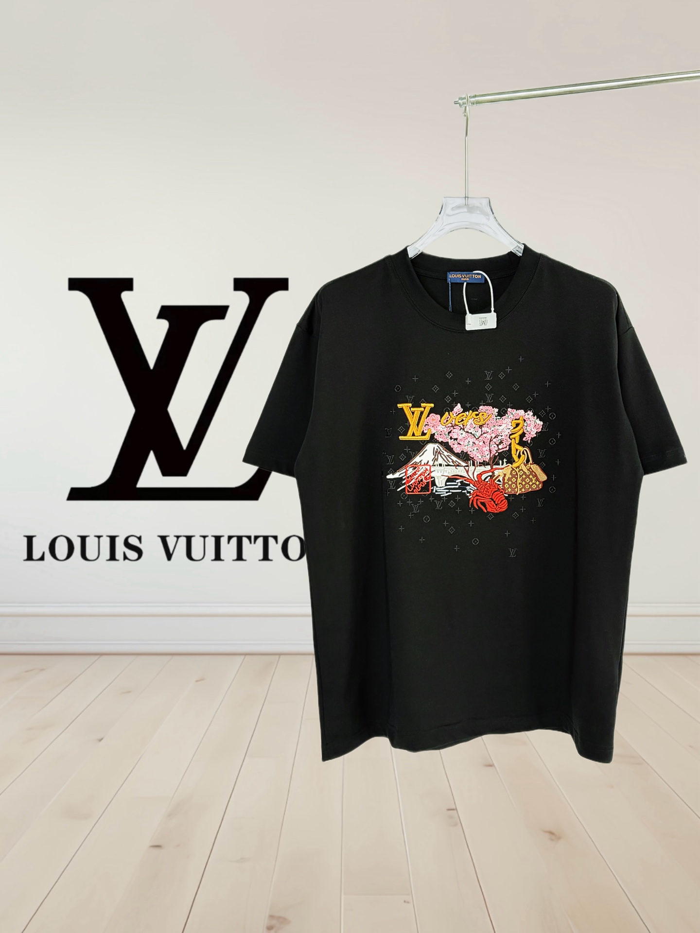 P80 [Versión superior] Louis Vuitton* Manga corta con cuello redondo y langosta bordada Louis Vuitton. Confeccionado en…