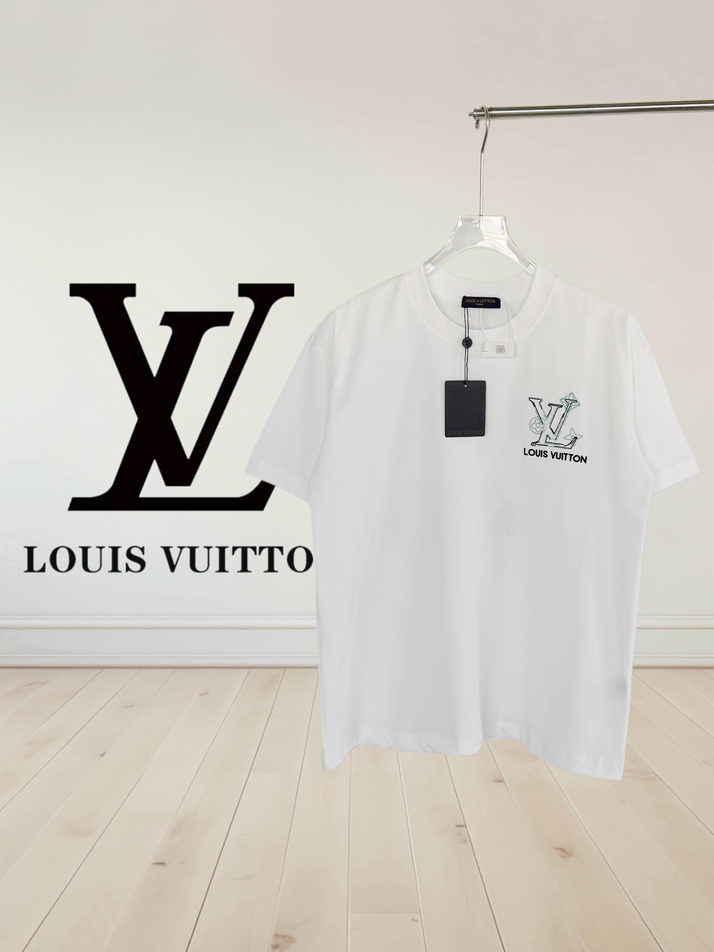 P80 [Alta calidad] Louis Vuitton* Bordado de alta tecnología de Louis Vuitton en la parte delantera y trasera🪡‼ ️Camis…
