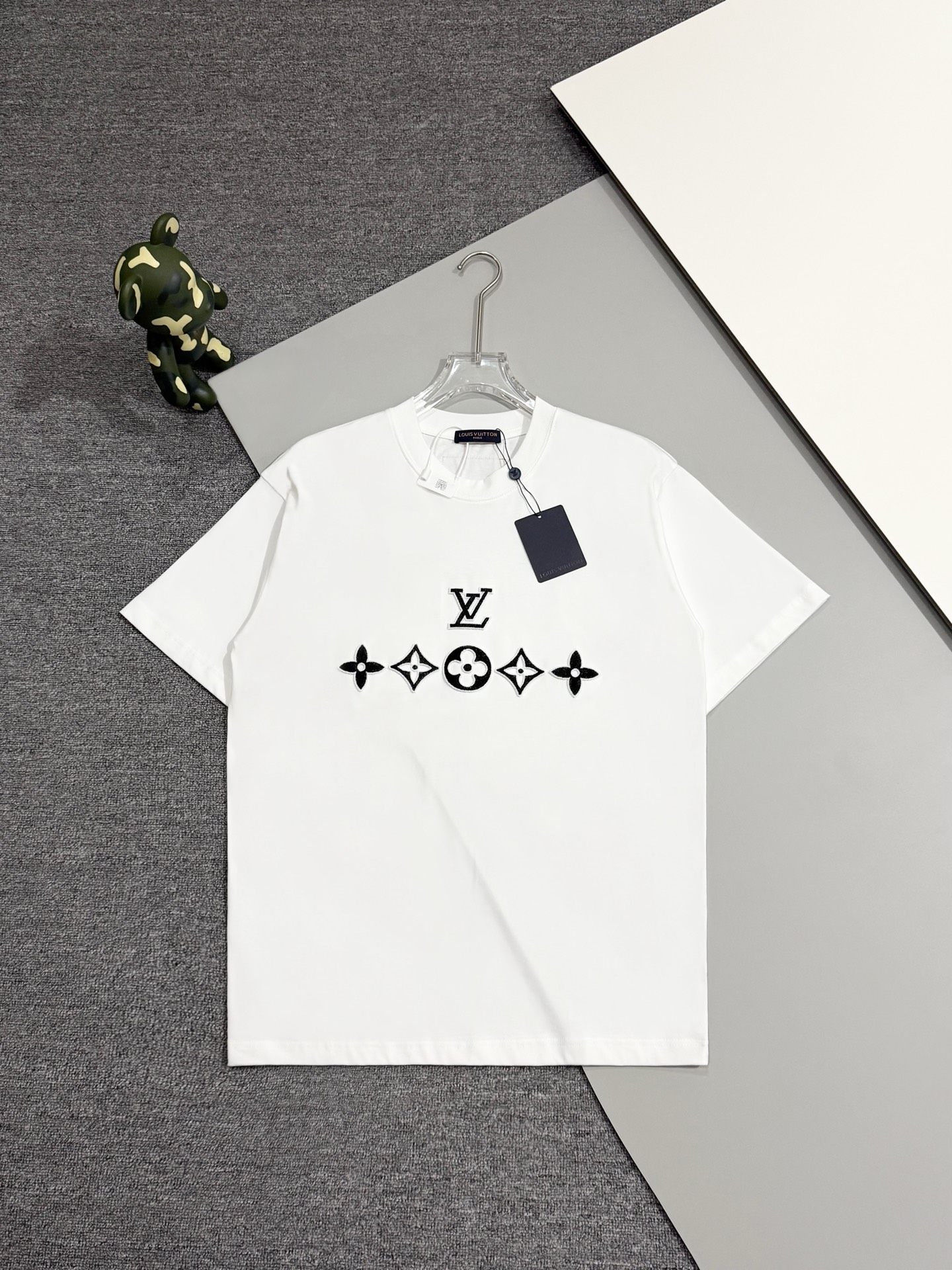 P80 [versión alta] louis Vuitton Louis Vuitton. Nuevo estilo de pasarela, con un diseño bordado de cepillo de dientes d…