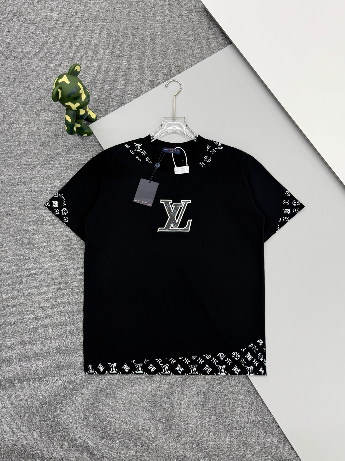P80 [Alta calidad] Louis Vuitton * Bordado de cuero con parche en el pecho de Louis Vuitton🪡➕impresión del logotipo‼ ️…