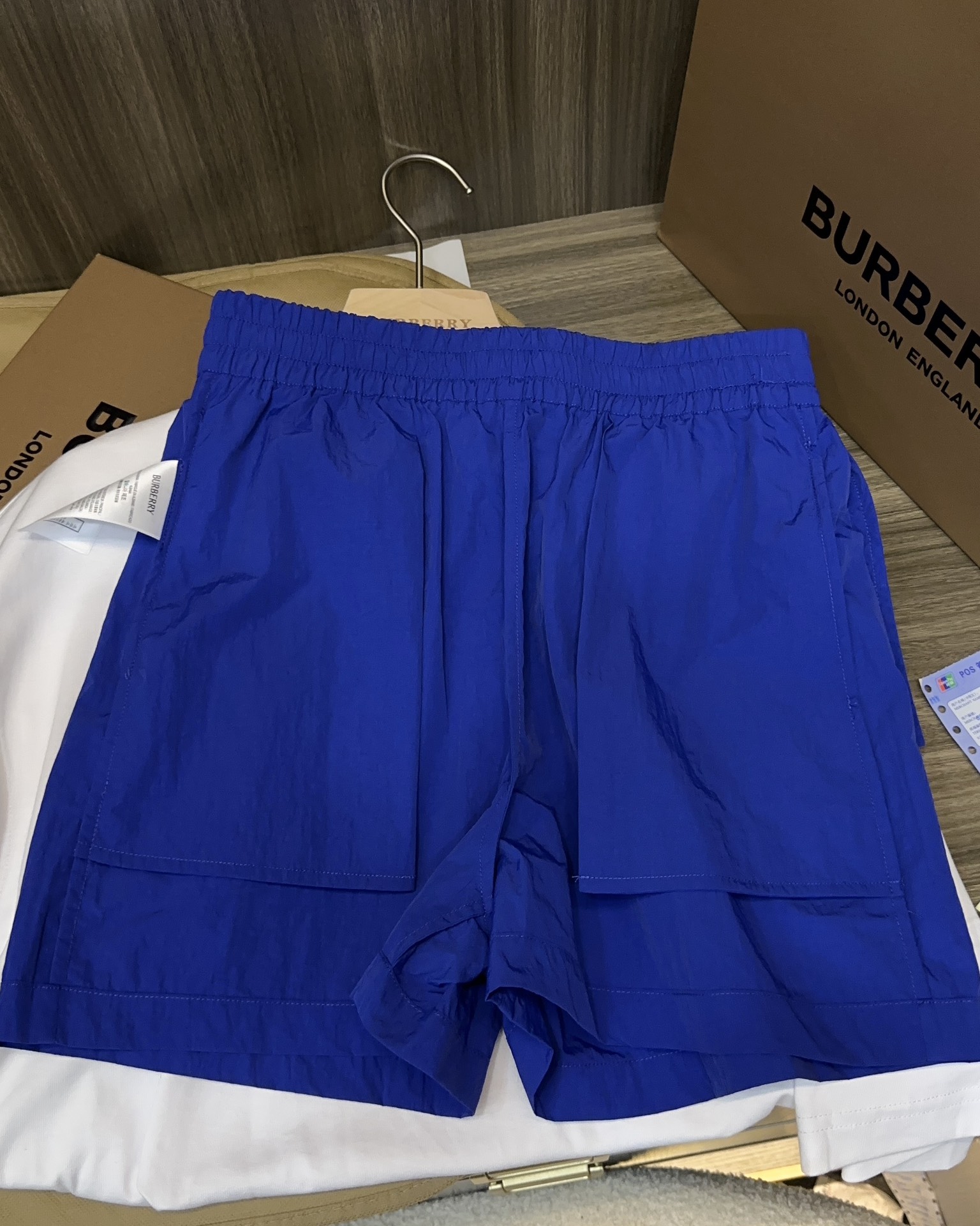 Burberry P483 Female Suit: Stylish, Durable, Versatile for All Seasons - 图片 9