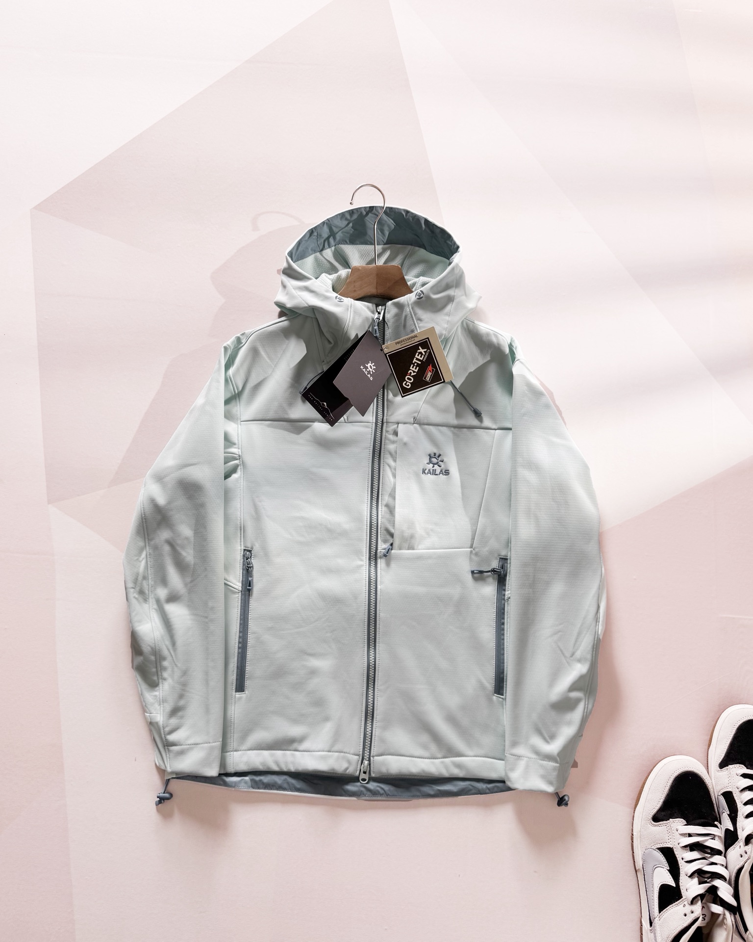 KAILAS Chaqueta Softshell con Capucha para Hombre y Mujer – Ligera y Durable