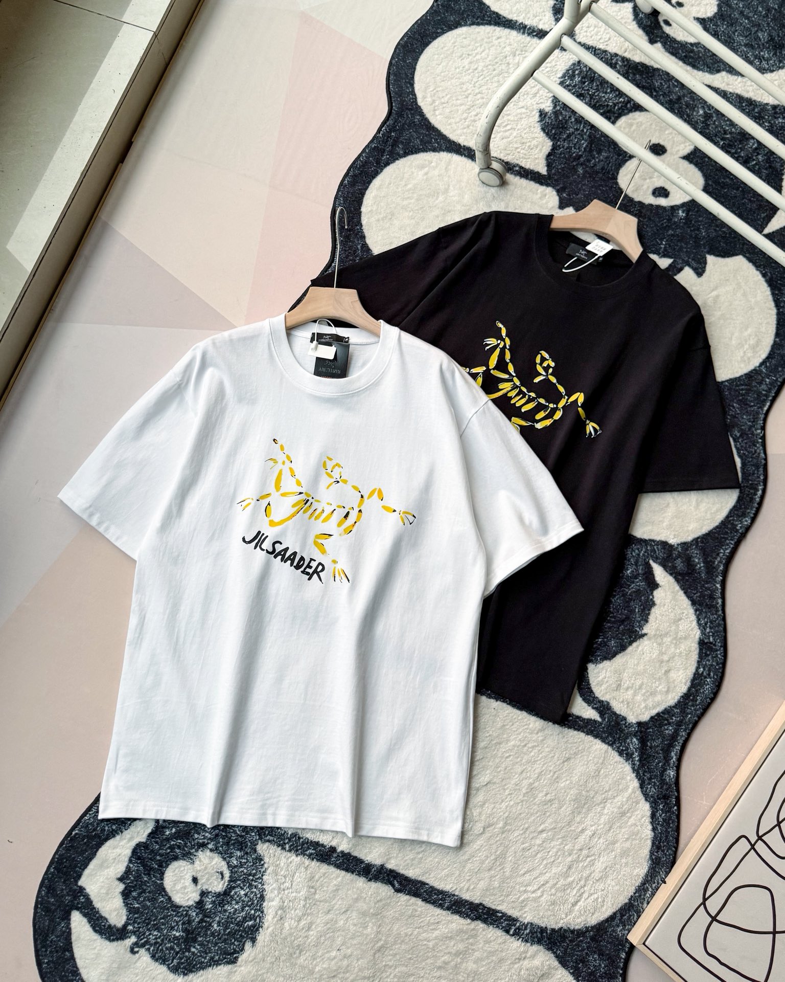 Alternative view of T-Shirt 01307