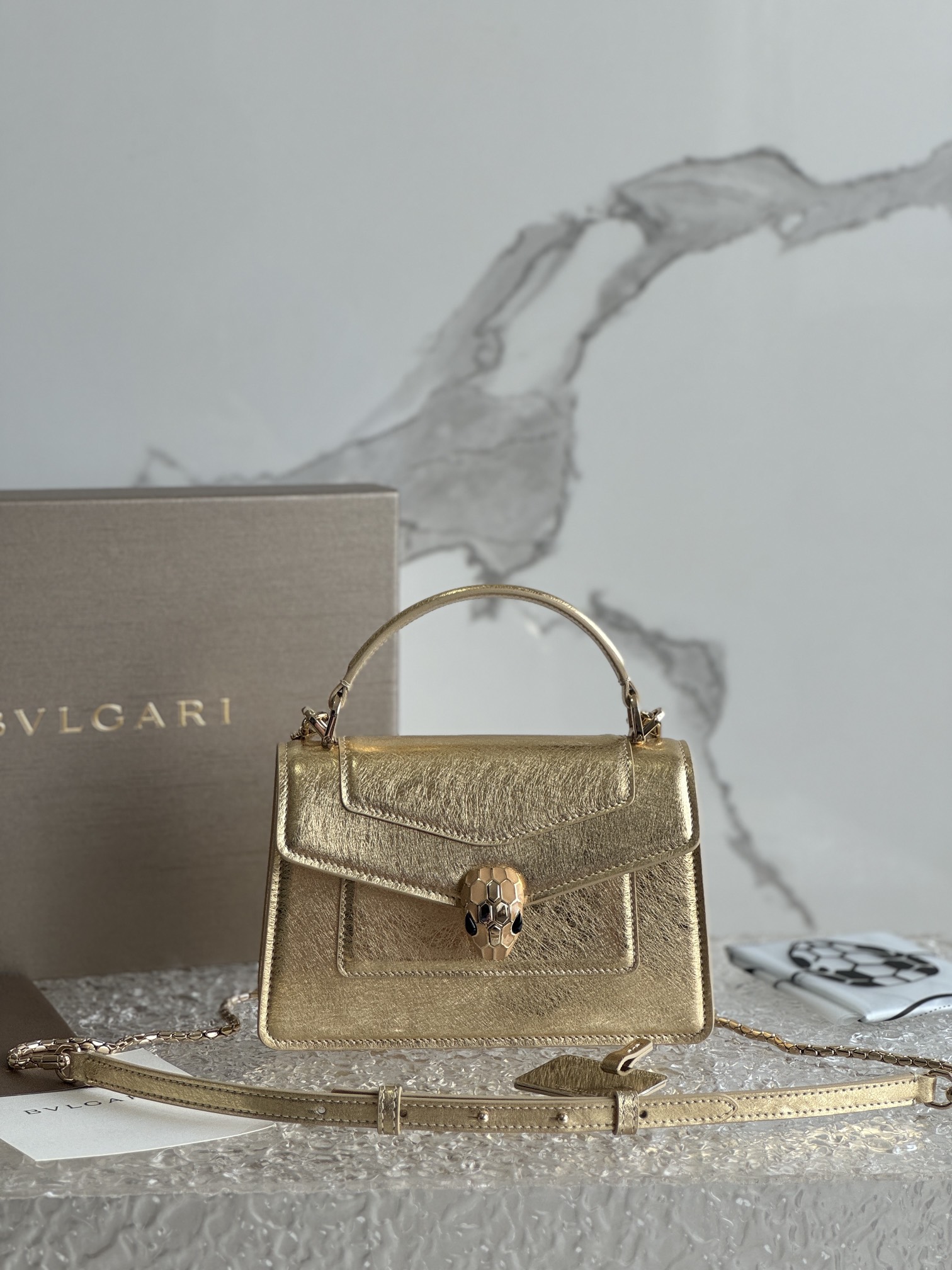 Bvlgari Serpenti Forever Bolsos de mano Empalme Piel de vaca Cuero Fashion Cadena