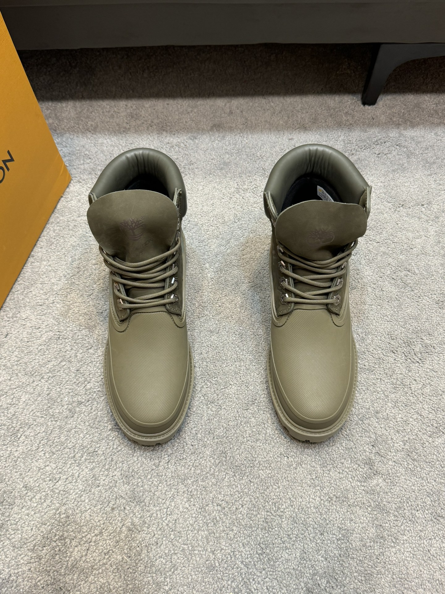 Top LV x Timberland Co-Branded Old Fashioned Yellow Boots and Ankle Boots Short Boots,Los botines LV
