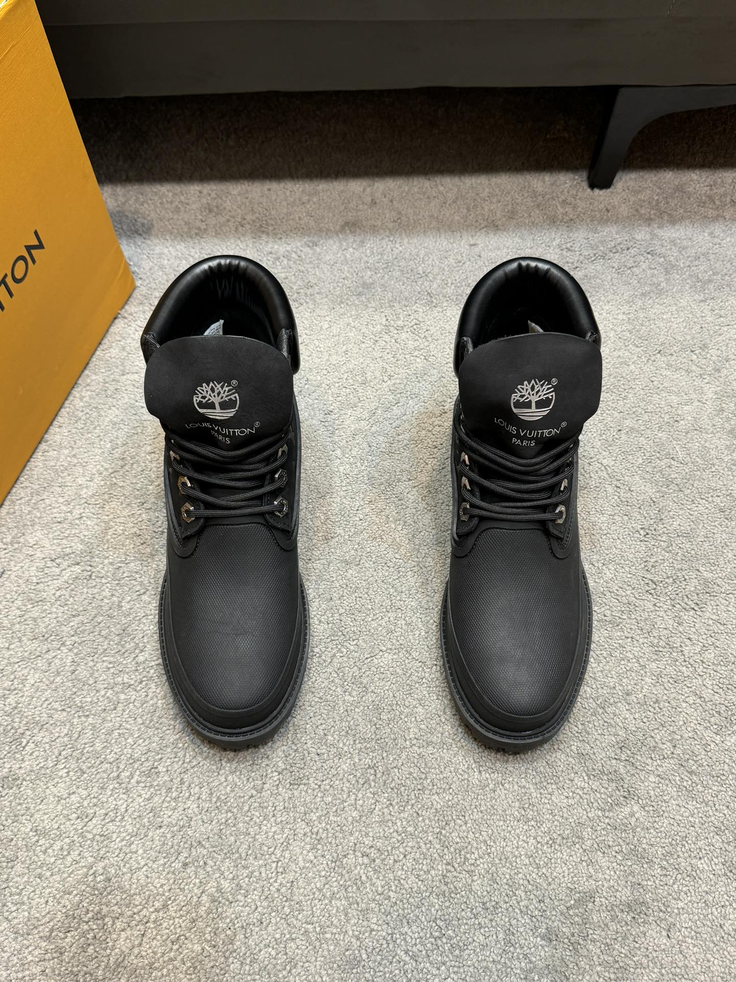 Top LV x Timberland Co-Branded Old Fashioned Yellow Boots and Ankle Boots Short Boots,Los botines LV