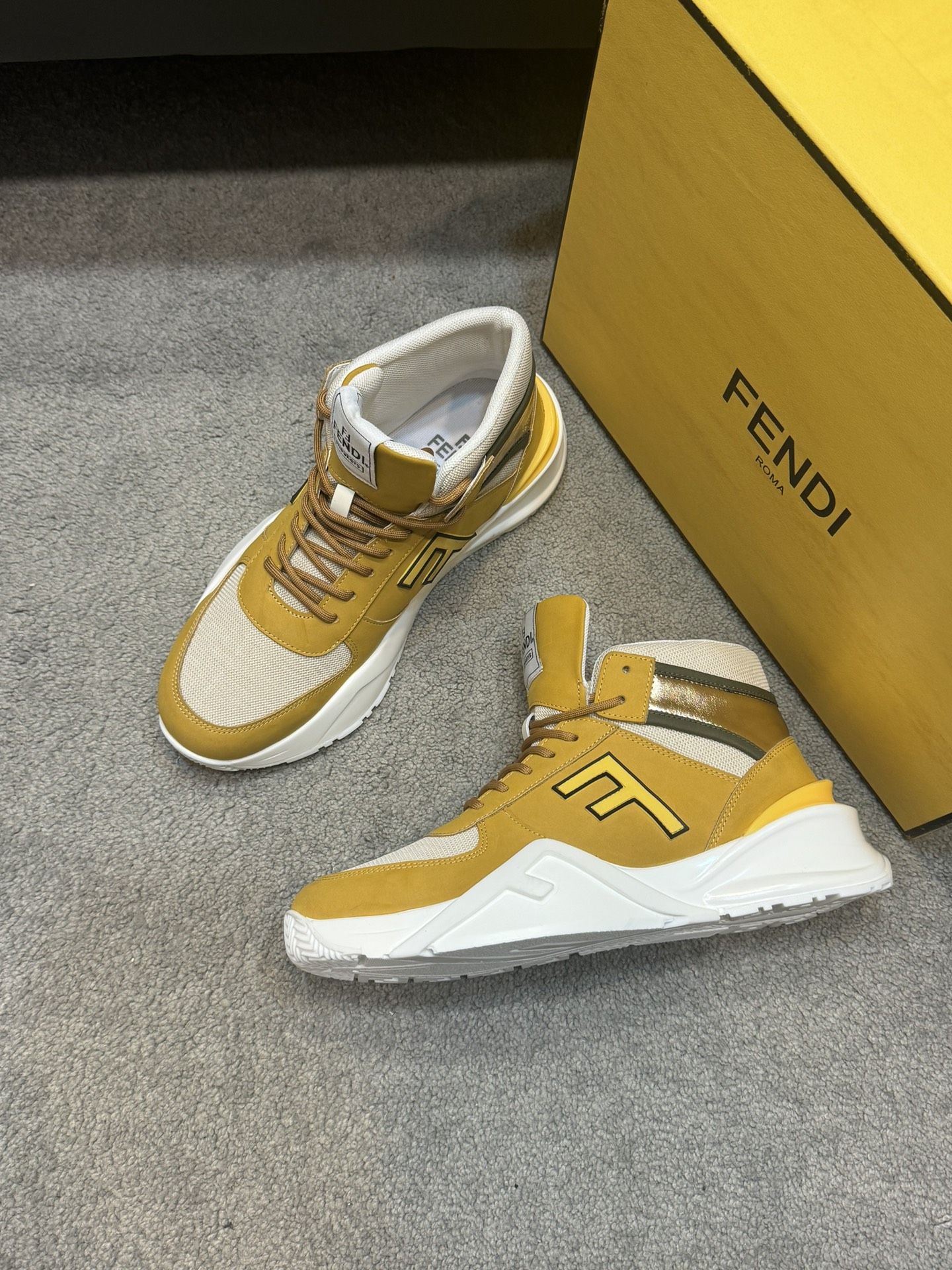 FEND* - Fendi. Zapatilla deportiva casual de invierno para hombre Fendi Flow con tiras elásticas, cr