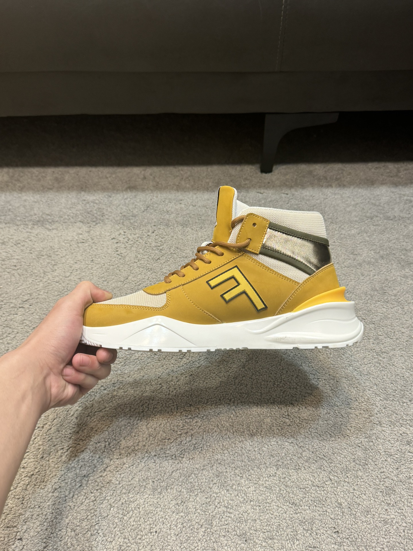 FEND* - Fendi. Zapatilla deportiva casual de invierno para hombre Fendi Flow con tiras elásticas, cr