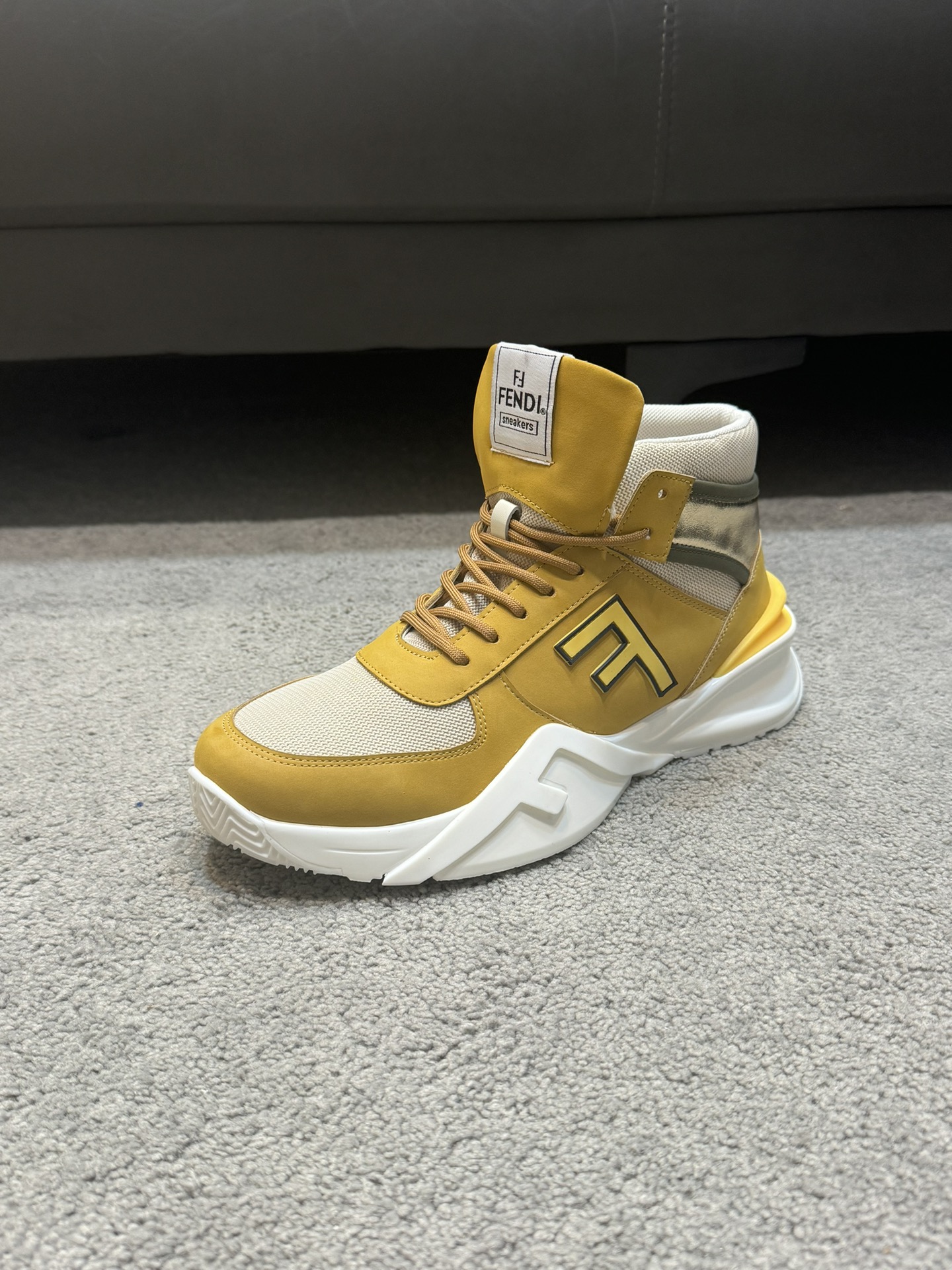 FEND* - Fendi. Zapatilla deportiva casual de invierno para hombre Fendi Flow con tiras elásticas, cr