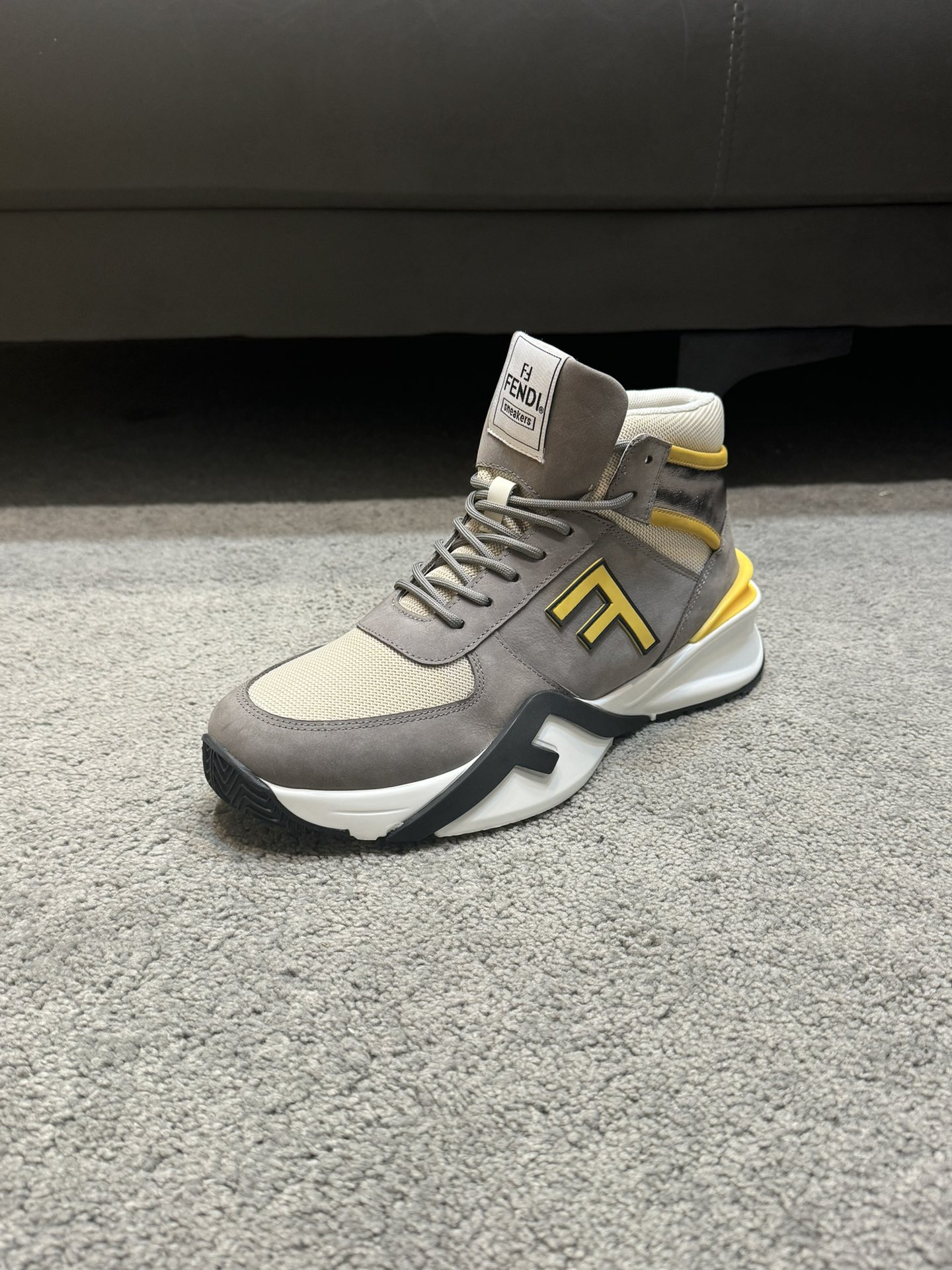 FEND* - Fendi. Zapatilla deportiva casual de invierno para hombre Fendi Flow con tiras elásticas, cr