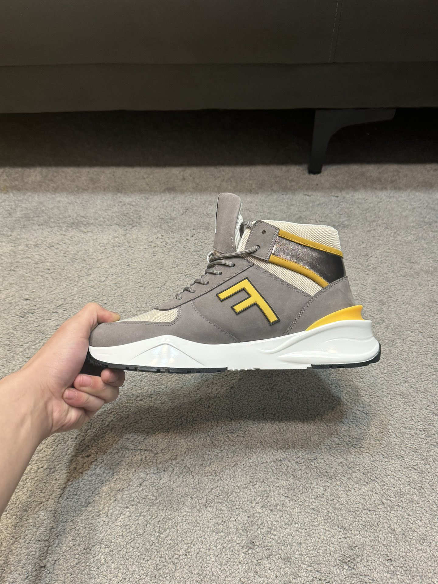 FEND* - Fendi. Zapatilla deportiva casual de invierno para hombre Fendi Flow con tiras elásticas, cr