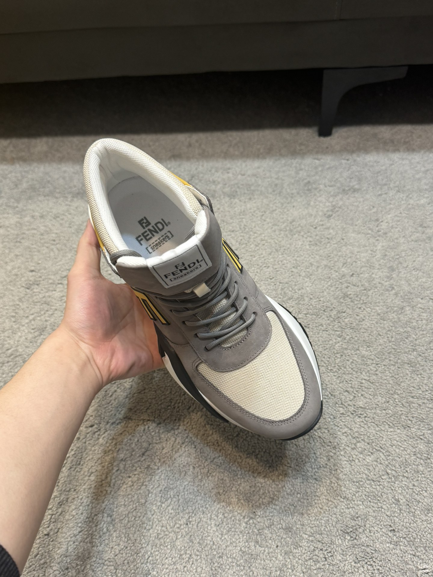 FEND* - Fendi. Zapatilla deportiva casual de invierno para hombre Fendi Flow con tiras elásticas, cr