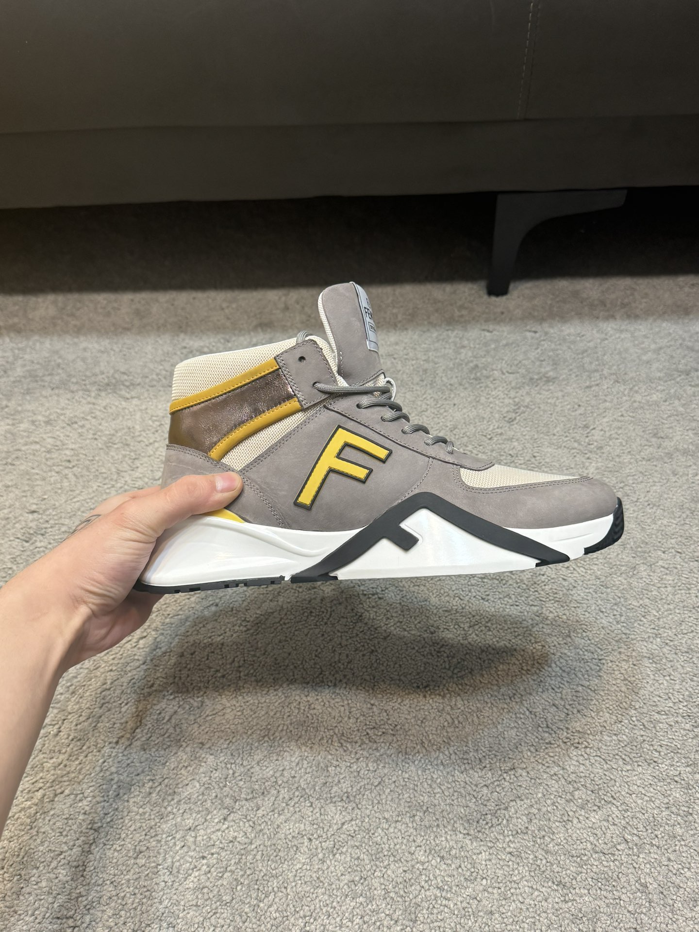 FEND* - Fendi. Zapatilla deportiva casual de invierno para hombre Fendi Flow con tiras elásticas, cr