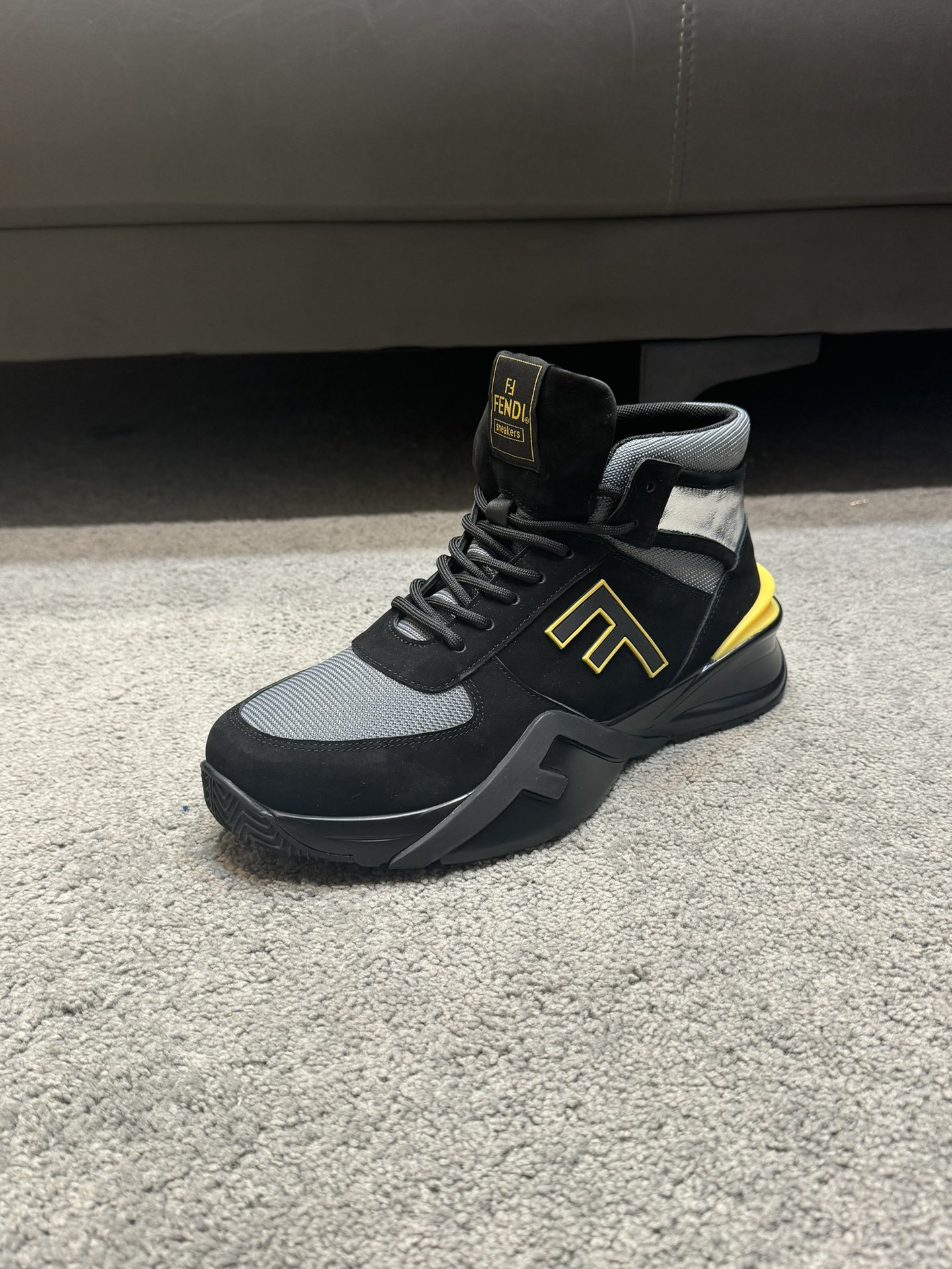 FEND* - Fendi. Zapatilla deportiva casual de invierno para hombre Fendi Flow con tiras elásticas, cr