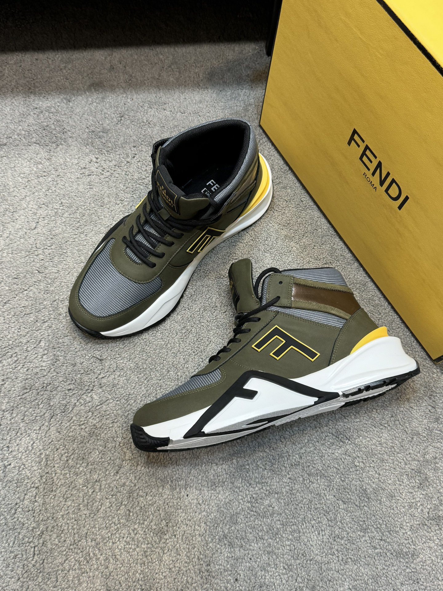 FEND* - Fendi. Zapatilla deportiva casual de invierno para hombre Fendi Flow con tiras elásticas, cr
