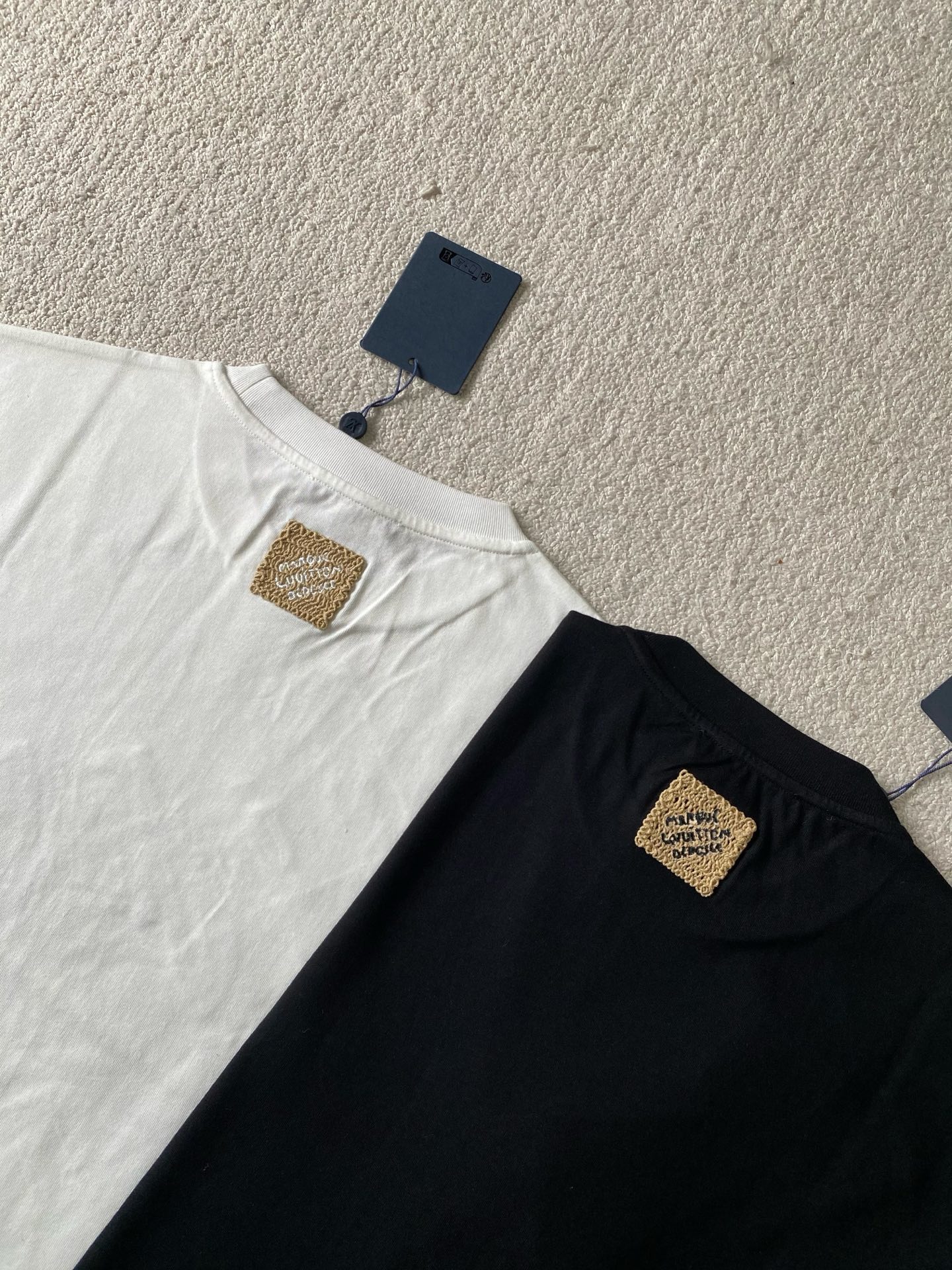 Louis Vuitton Crewneck T-Shirt with Embroidered Signature Logo, White 7 i1749315400276 3829 0 5