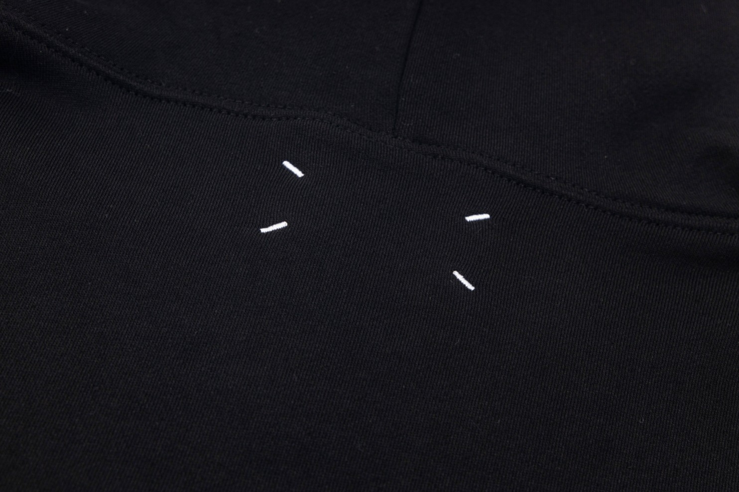 Maison Margiela Loose Calendar Digital Badge Coat in Black, All-Tropical Fur, Various Sizes - 图片 4