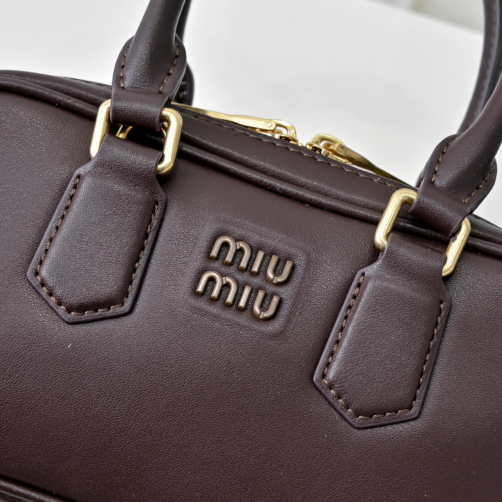 ￥🍒M家🍒 mini新版本
7036，Miu家新款保龄球包包，官网主推，今年绝对爆🔥款式，顶级进口小牛皮