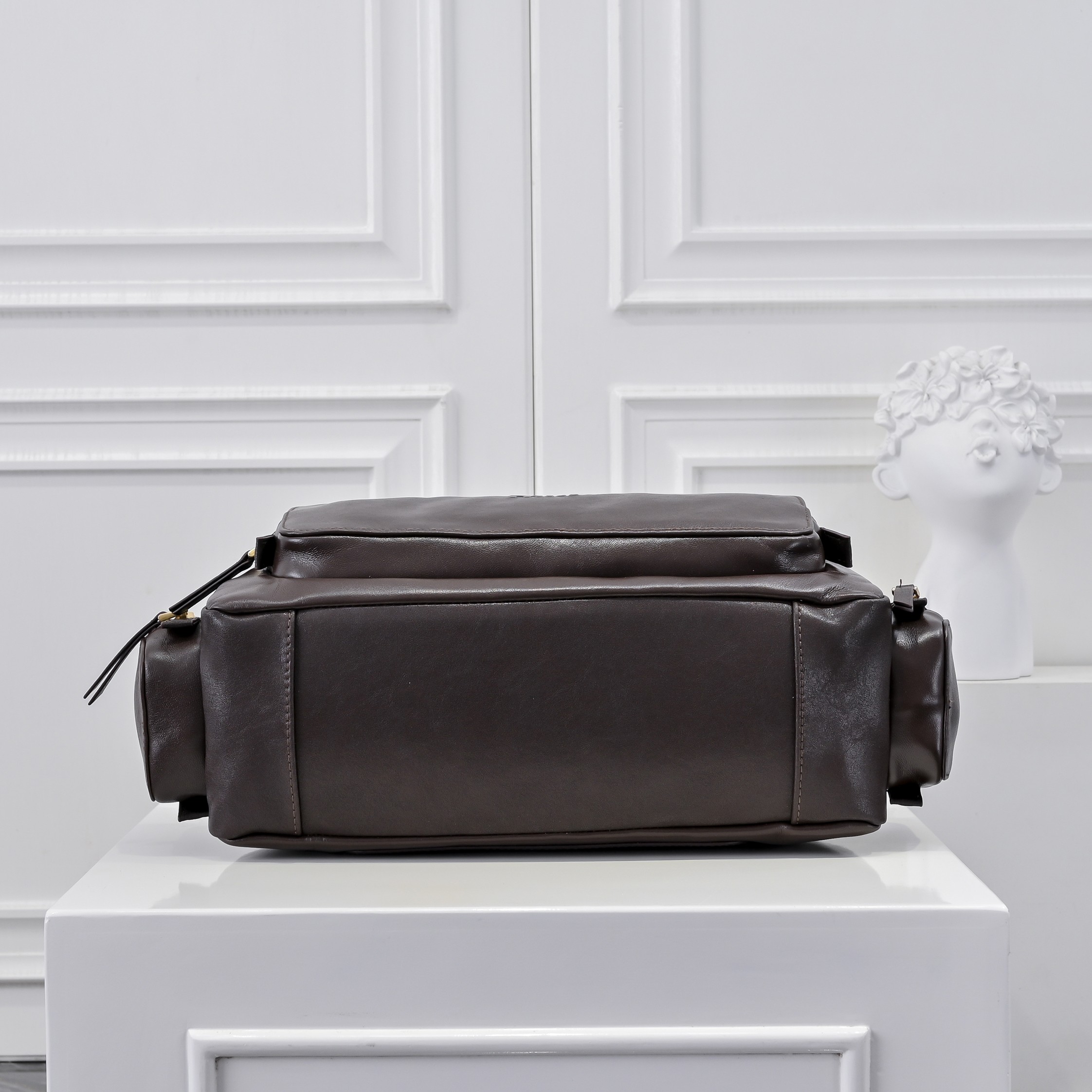 ，MiuMi*25ss 早春款 机车包
火爆全网中 早春款真的太种草了！!延续上一季不羁的“叛逆少女”也