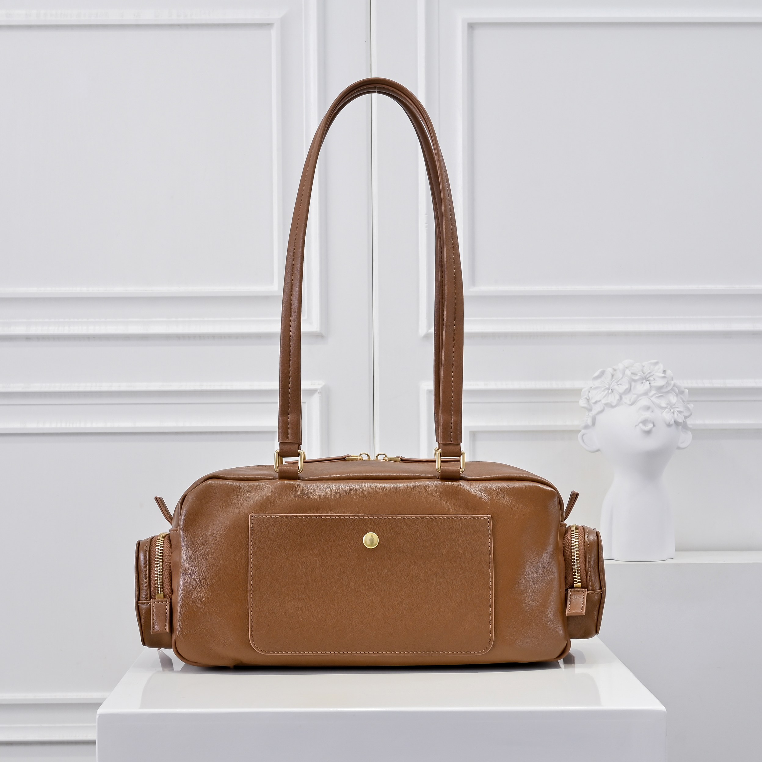 ，MiuMi*25ss 早春款 机车包
火爆全网中 早春款真的太种草了！!延续上一季不羁的“叛逆少女”也