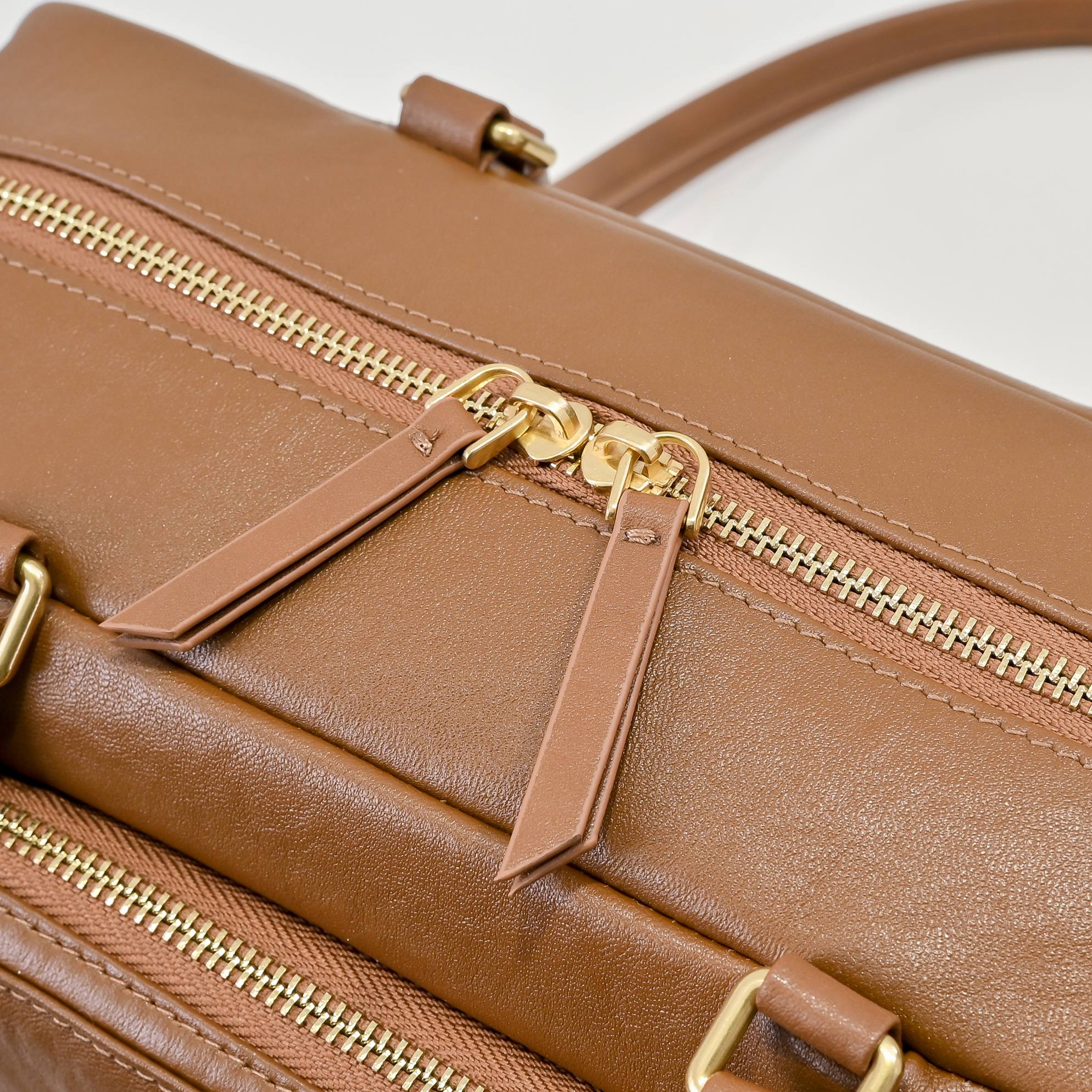 ，MiuMi*25ss 早春款 机车包
火爆全网中 早春款真的太种草了！!延续上一季不羁的“叛逆少女”也