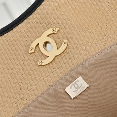 ¥ Chanel🧩26C早春系列 嬉皮包 mini tote💦采用进口小牛皮草编➕复古金属五金 皮质柔软 ¥ Chanel🧩26C早春系列 嬉皮包 mini tote💦采用进口小牛皮草编➕复古金属五金 皮质柔软