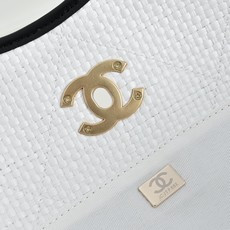 ¥ Chanel🧩26C早春系列 嬉皮包 mini tote💦采用进口小牛皮草编➕复古金属五金 皮质柔软 ¥ Chanel🧩26C早春系列 嬉皮包 mini tote💦采用进口小牛皮草编➕复古金属五金 皮质柔软