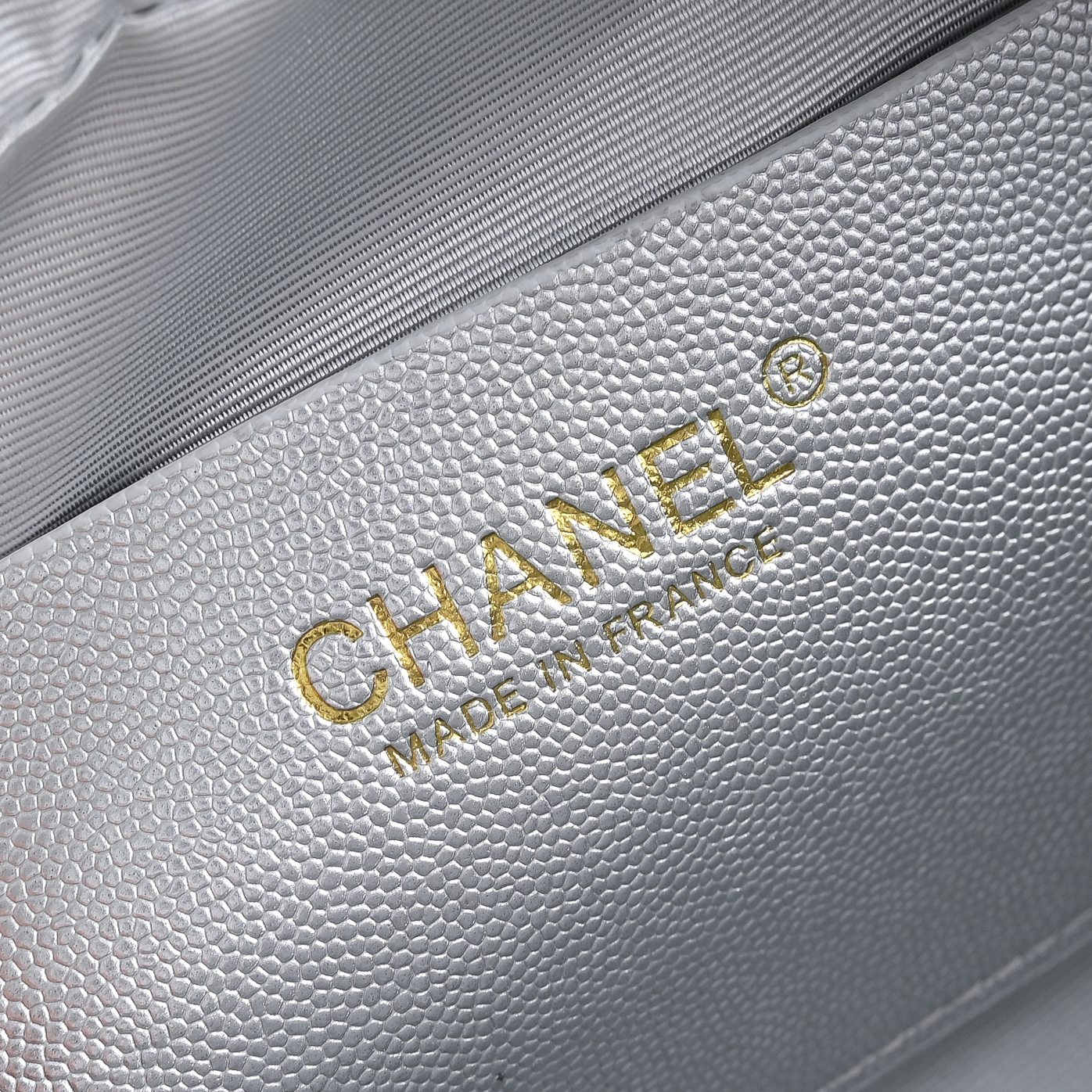 🌾CHANEL香奈儿 26P 金标双C Logo 菱格皮穿链 颗粒压花亮面小牛皮拼金色金属 单肩包 它身上有夏天的 🌾CHANEL香奈儿 26P 金标双C Logo 菱格皮穿链 颗粒压花亮面小牛皮拼金色金属 单肩包 它身上有夏天的