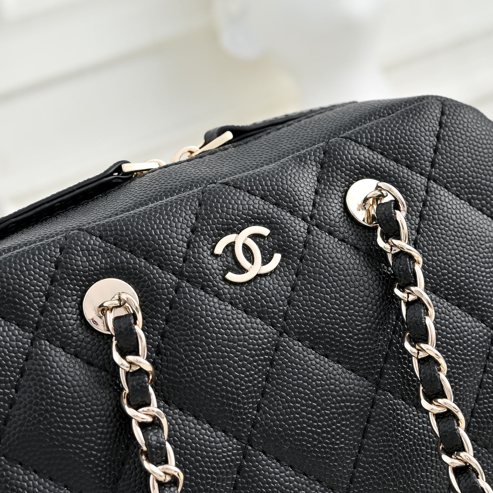 🌾CHANEL香奈儿 26P 金标双C Logo 菱格皮穿链 颗粒压花亮面小牛皮拼金色金属 单肩包 它身上有夏天的 🌾CHANEL香奈儿 26P 金标双C Logo 菱格皮穿链 颗粒压花亮面小牛皮拼金色金属 单肩包 它身上有夏天的