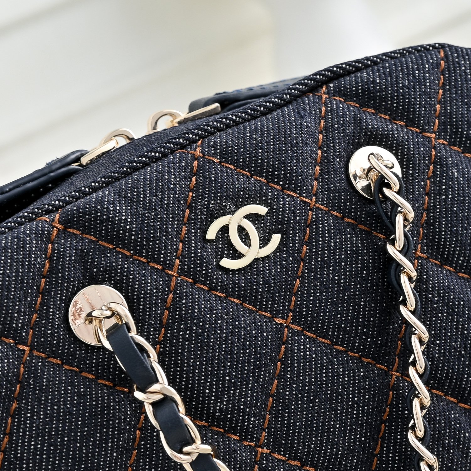🌾CHANEL香奈儿 26P 金标双C Logo 菱格牛仔布拼金色金属 单肩包 它身上有夏天的感觉了!太可爱太好看啦 🌾CHANEL香奈儿 26P 金标双C Logo 菱格牛仔布拼金色金属 单肩包 它身上有夏天的感觉了!太可爱太好看啦