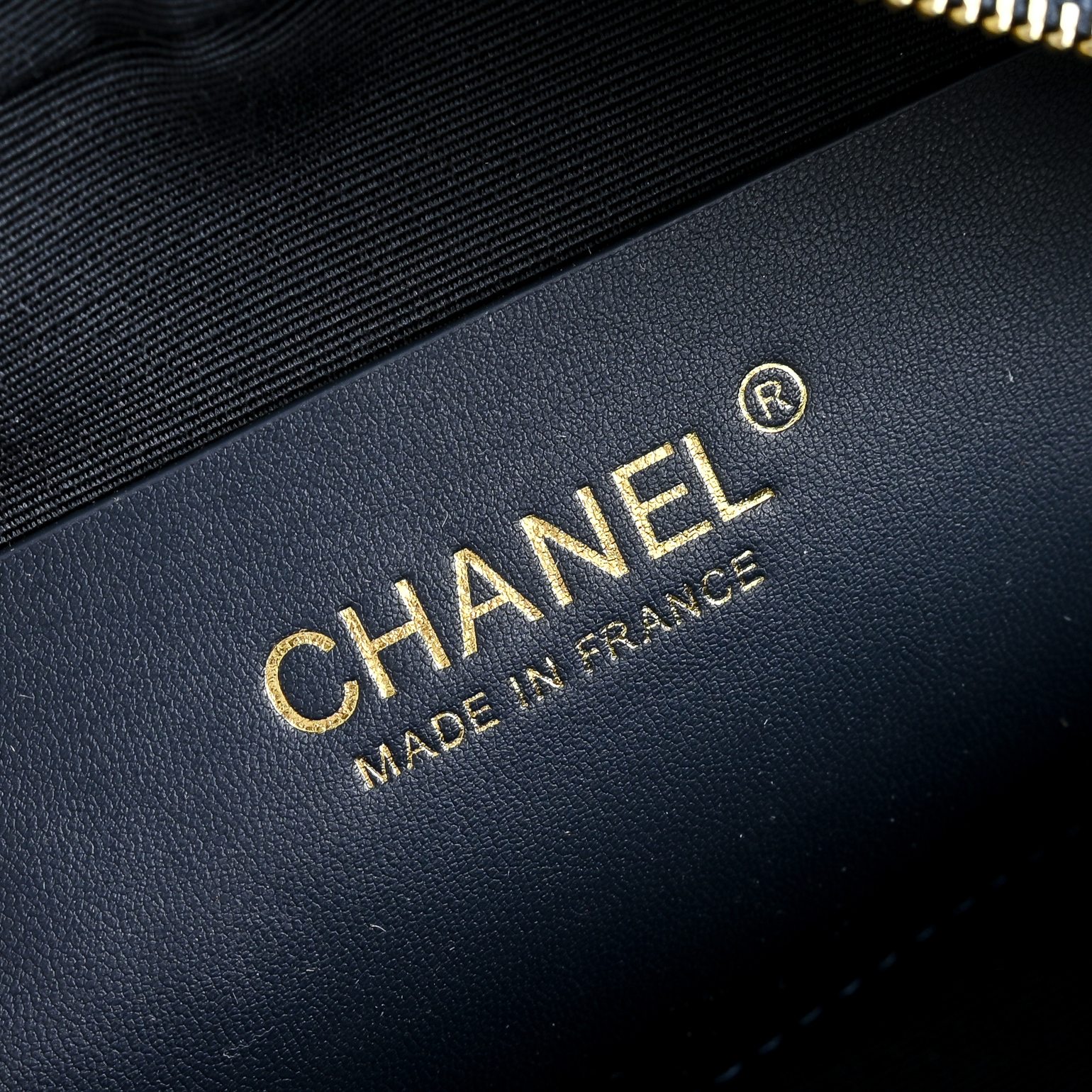 🌾CHANEL香奈儿 26P 金标双C Logo 菱格牛仔布拼金色金属 单肩包 它身上有夏天的感觉了!太可爱太好看啦 🌾CHANEL香奈儿 26P 金标双C Logo 菱格牛仔布拼金色金属 单肩包 它身上有夏天的感觉了!太可爱太好看啦