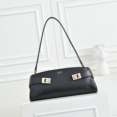 🌾Ferragamo|26SS新款横版Hug单肩包|把温柔背在肩上的优雅神器👜 💥全新横版Hug单肩包来袭!优雅现代感拉 🌾Ferragamo|26SS新款横版Hug单肩包|把温柔背在肩上的优雅神器👜 💥全新横版Hug单肩包来袭!优雅现代感拉