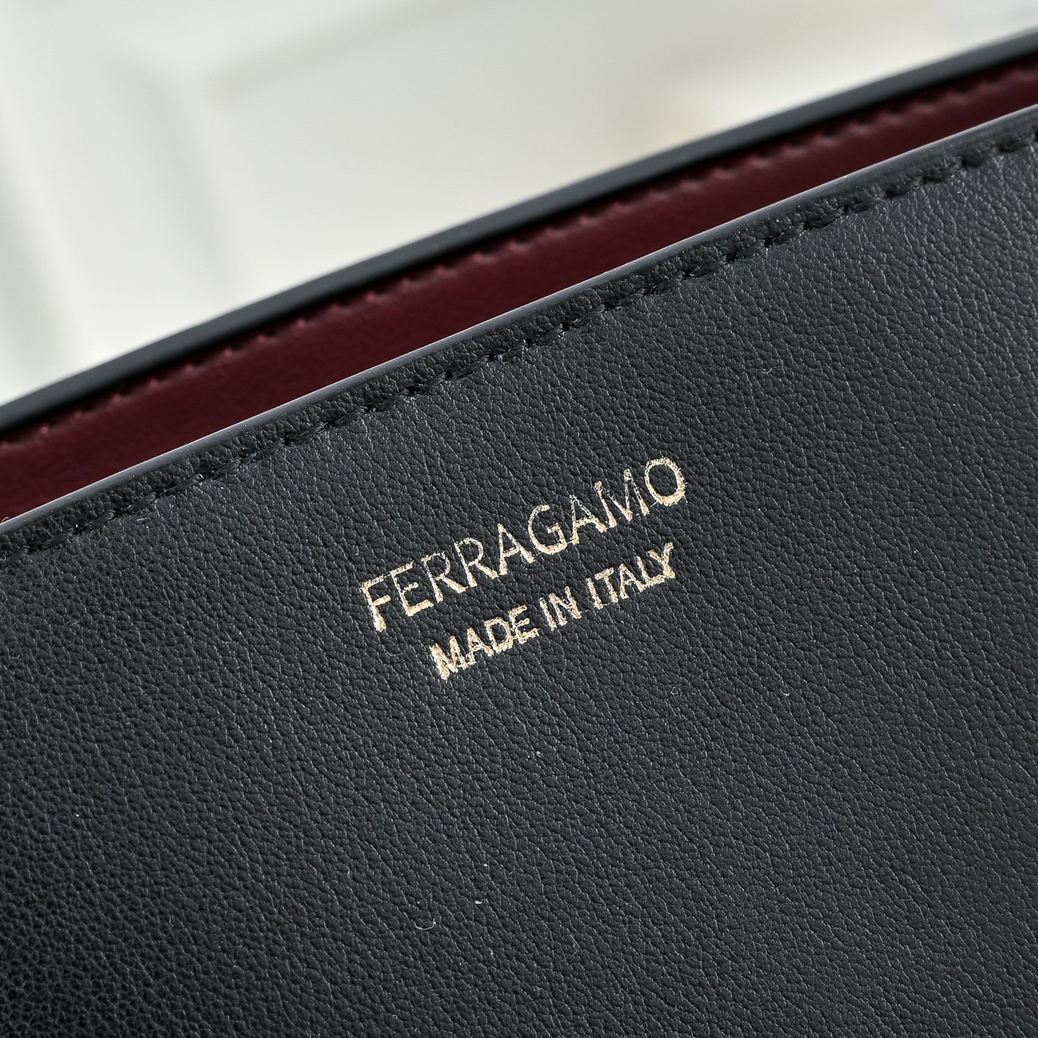 🌾Ferragamo|26SS新款横版Hug单肩包|把温柔背在肩上的优雅神器👜 💥全新横版Hug单肩包来袭!优雅现代感拉 🌾Ferragamo|26SS新款横版Hug单肩包|把温柔背在肩上的优雅神器👜 💥全新横版Hug单肩包来袭!优雅现代感拉